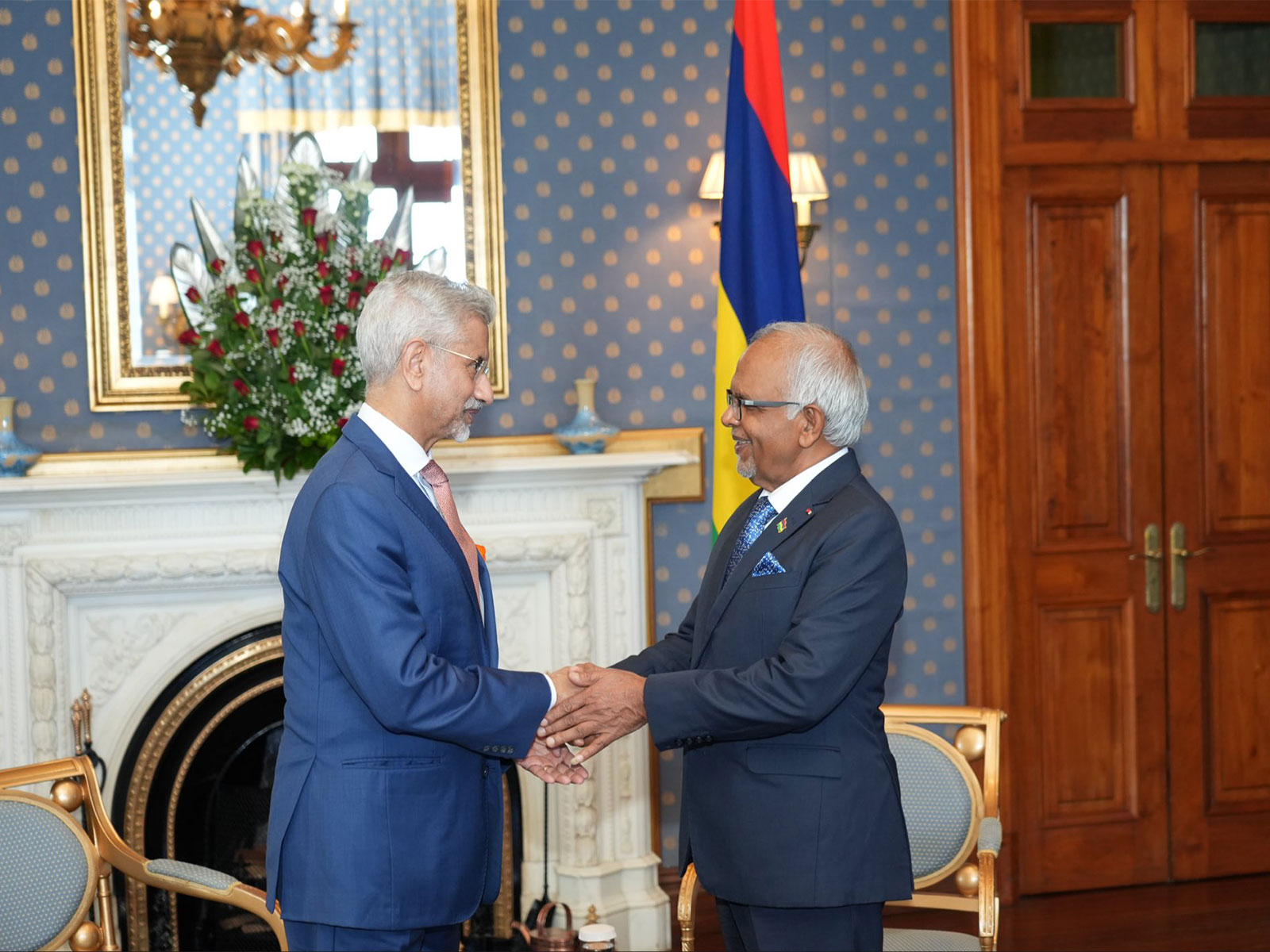 External Affairs Minister S Jaishankar with President of Mauritius, Dharambeer Gokhool (Photo/X@DrSJaishankar) External Affairs Minister S Jaishankar with President of Mauritius, Dharambeer Gokhool (Photo/X@DrSJaishankar)