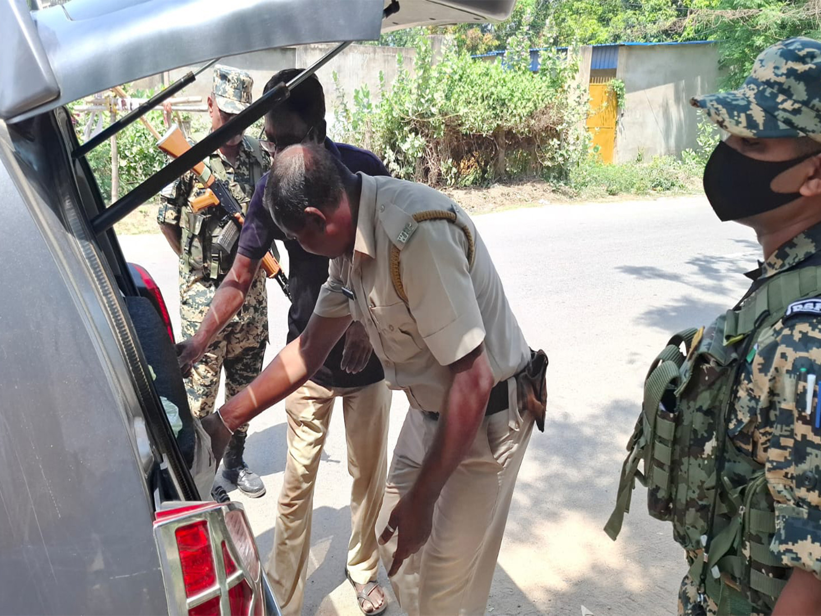 Malda on high alert ahead of Phase 1 polls (Photo/ANI) Malda on high alert ahead of Phase 1 polls (Photo/ANI)