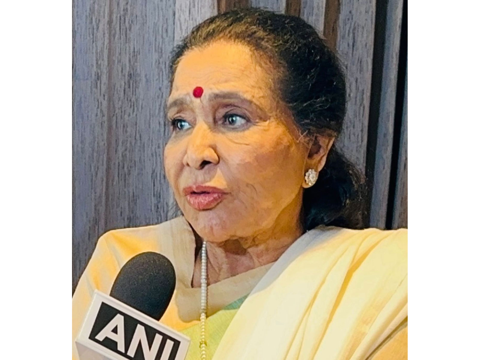 Veteran singer Asha Bhosle (Image source: ANI) Veteran singer Asha Bhosle (Image source: ANI)