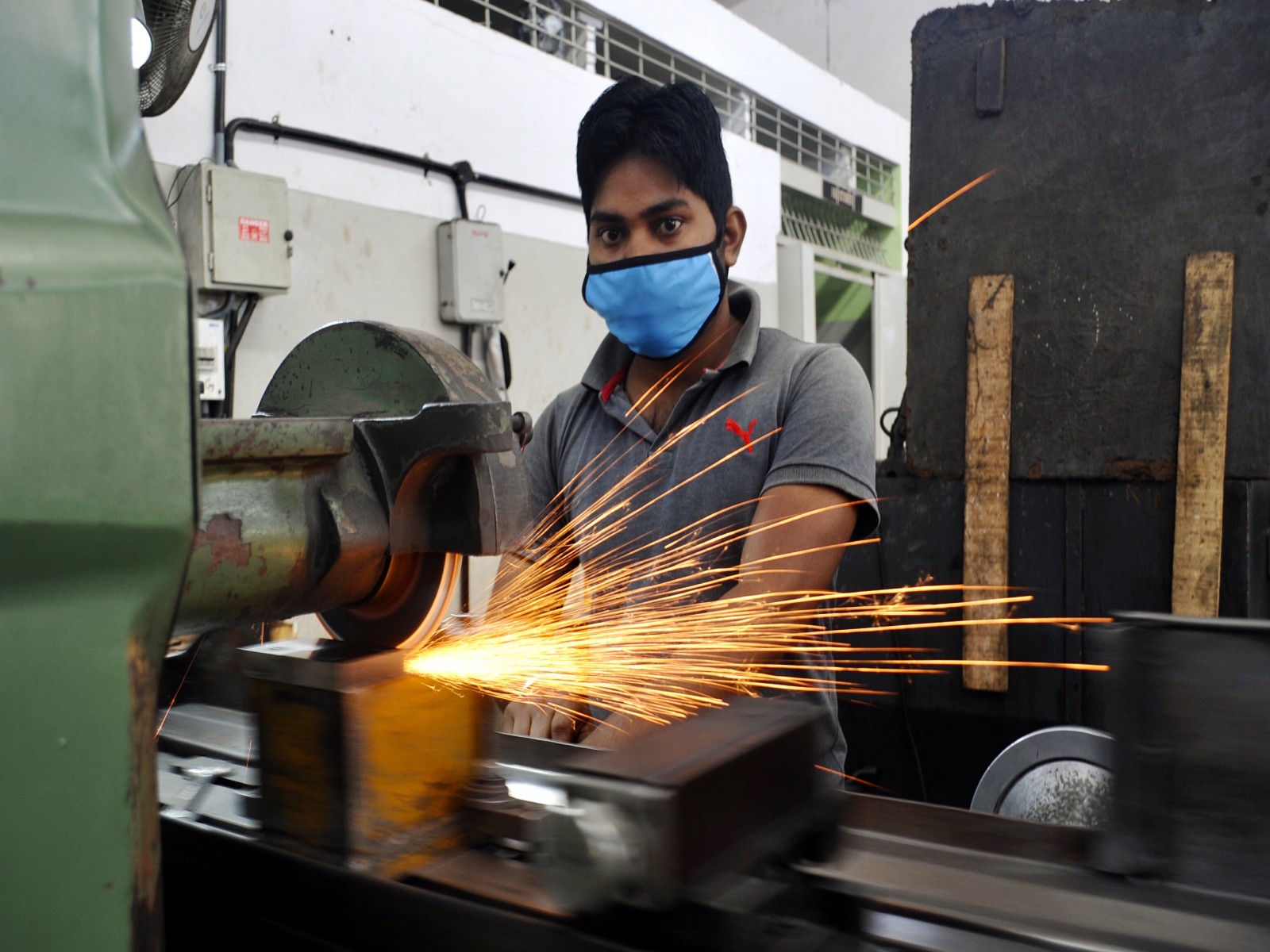 A factory worker (File Photo/ANI) A factory worker (File Photo/ANI)