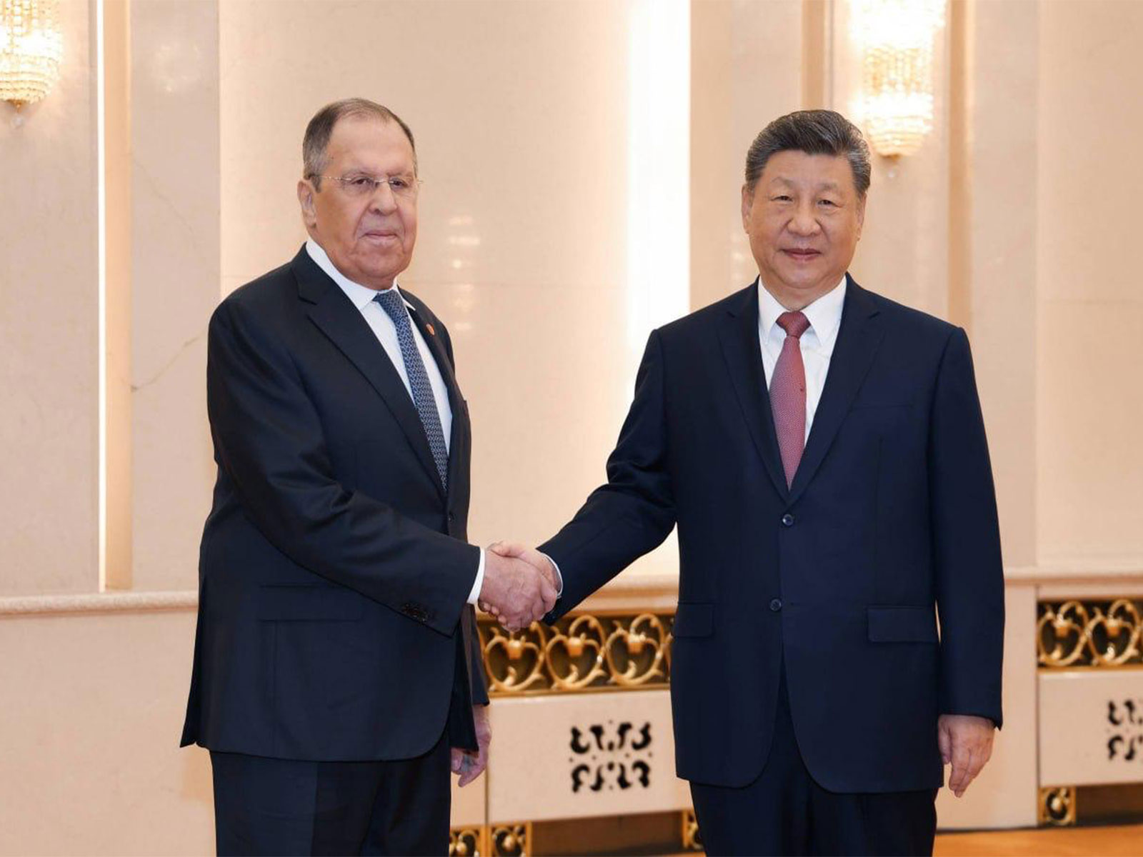 Russia’s Foreign Minister Sergey Lavrov with Chinese President Xi Jinping (Photo: X@mfa_russia)