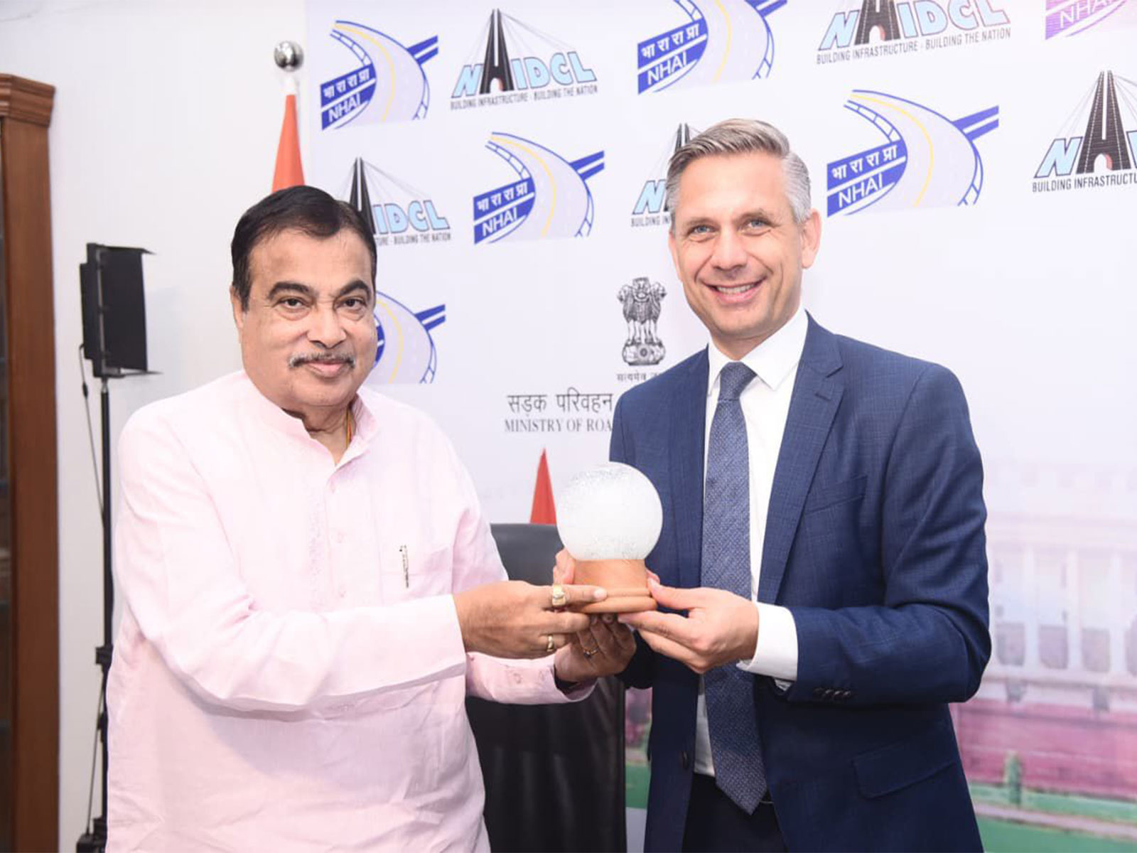 Union Minister Nitin Gadkari meets Austrian Minister Wolfgang Hattmannsdorfer (Photo/@nitin_gadkari)