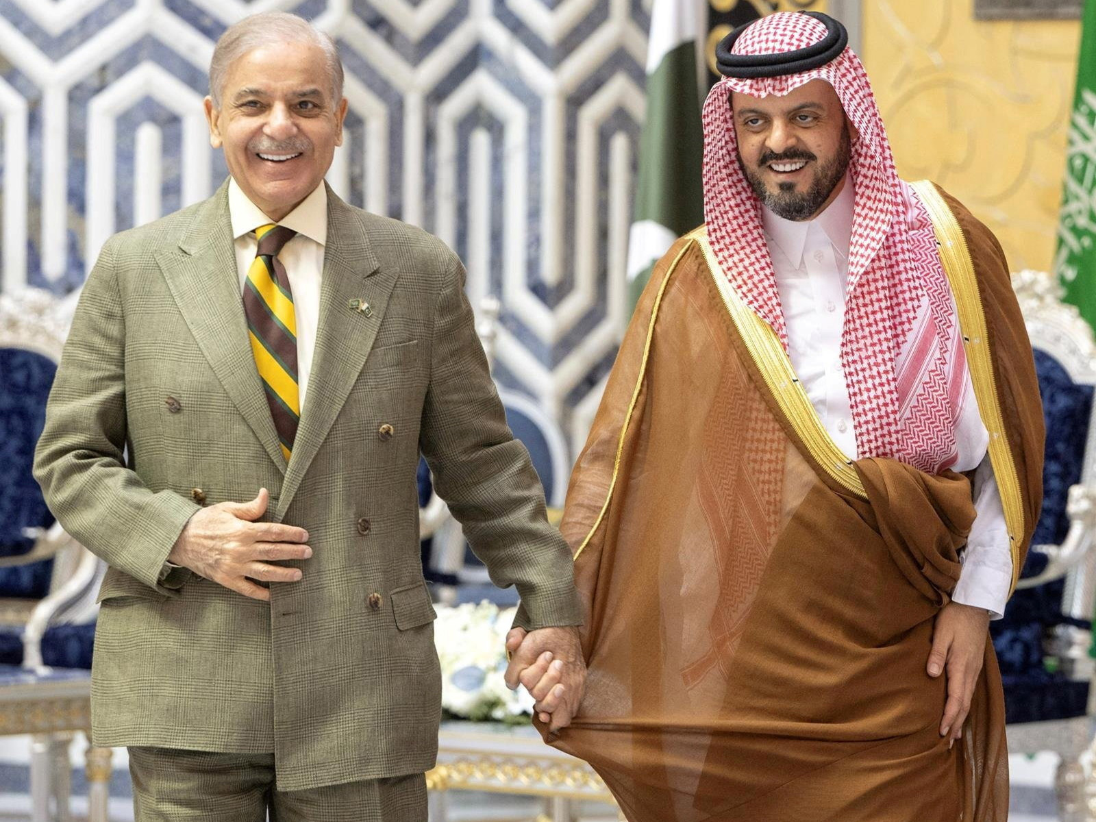 Pakistan Prime Minister Shehbaz Sharif with Saudi Prince Saud bin Mishaal bin Abdulaziz (Photo/Reuters)