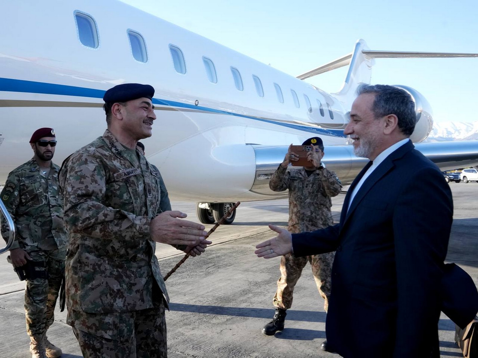 Iranian Foreign Minister Abbas Araghchi welcomes Pakistani Army Chief Munir in Tehran. (Photo: X/@Iran_GOV) Iranian Foreign Minister Abbas Araghchi welcomes Pakistani Army Chief Munir in Tehran. (Photo: X/@Iran_GOV)