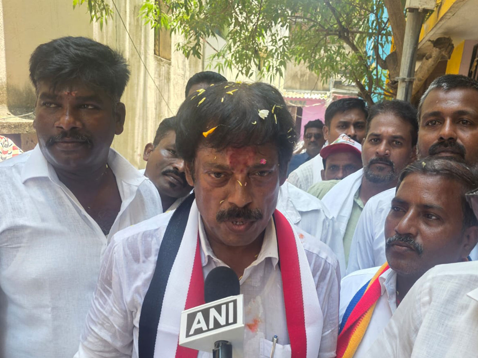 AIADMK Virugambakkam constituency candidate VN Ravi (Photo/ANI)