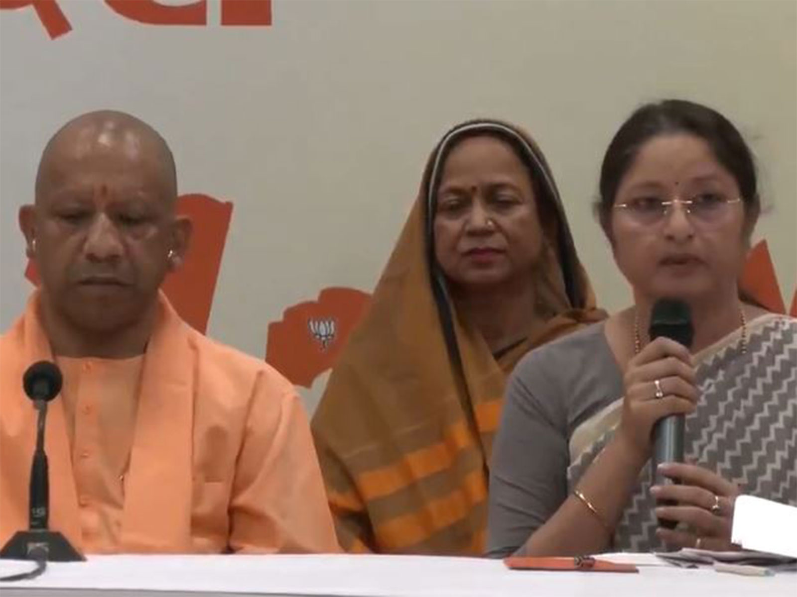 Union Women and Child Development Minister Annpurna Devi with UP CM Yogi Adityanath (Photo/ANI) Union Women and Child Development Minister Annpurna Devi with UP CM Yogi Adityanath (Photo/ANI)