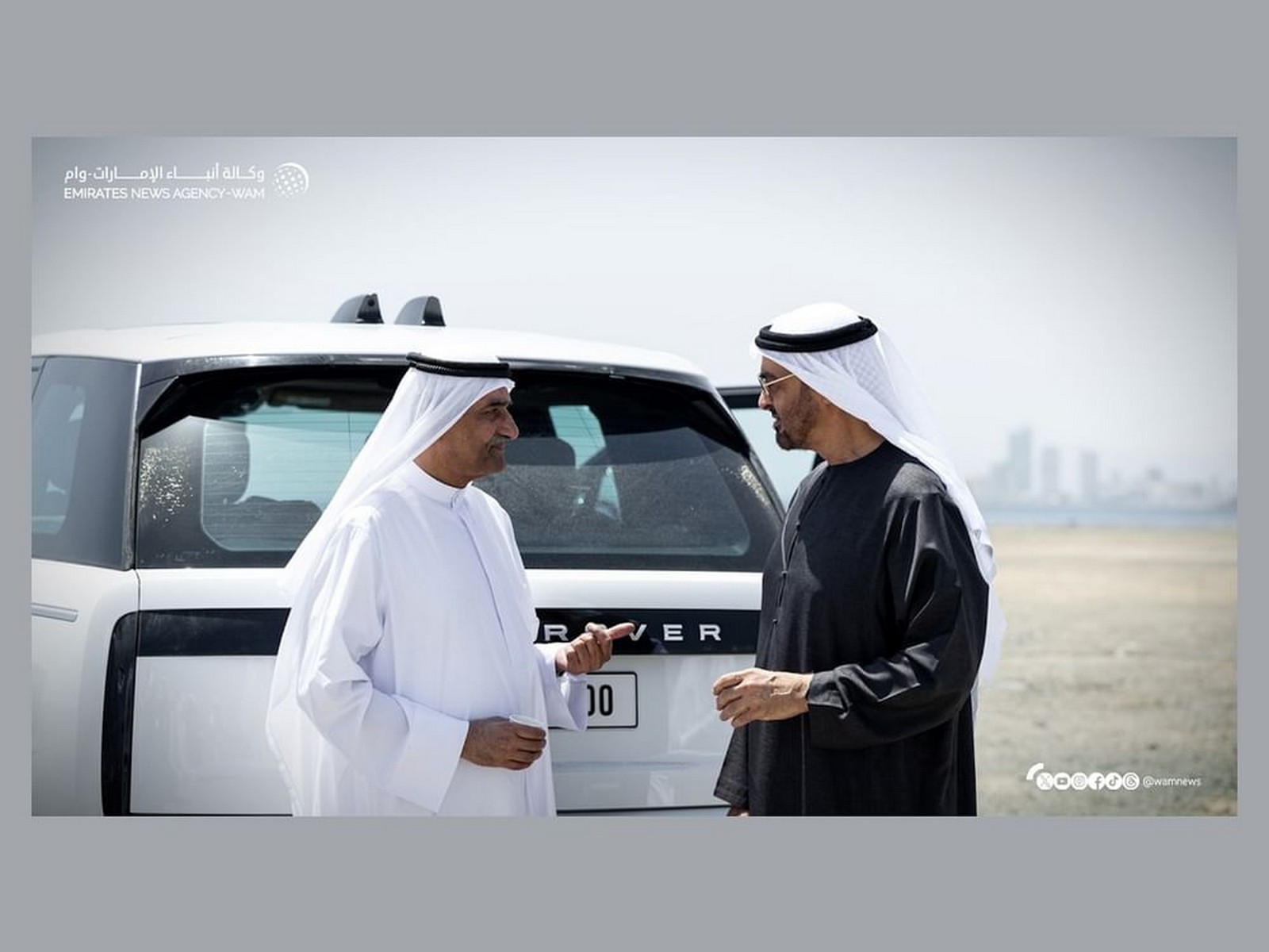 UAE President His Highness Sheikh Mohamed bin Zayed Al Nahyan today met with His Highness Sheikh Hamad bin Mohammed Al Sharqi (Photo/WAM)