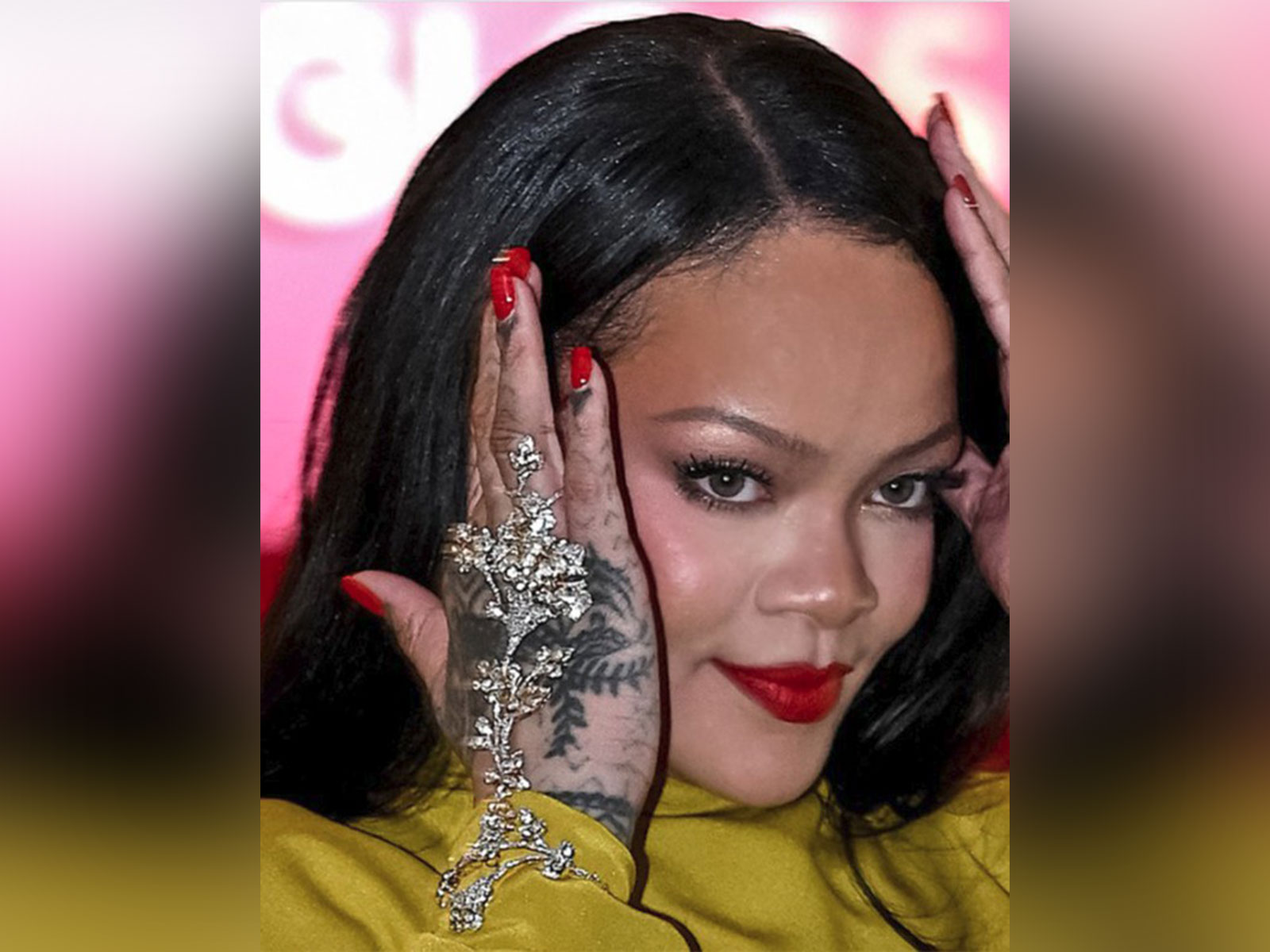 Rihanna (Photo/instagram/@manishmalhotrajewellery)