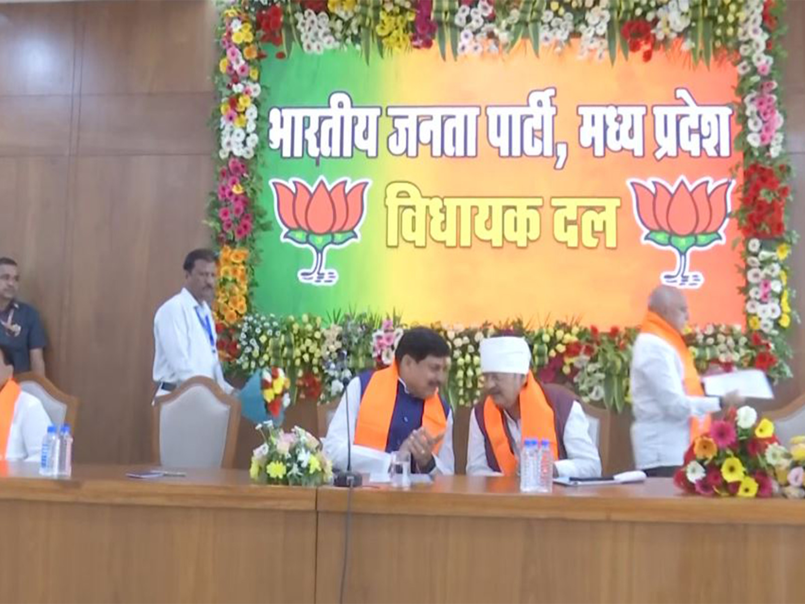 Madhya Pradesh BJP holds legislative party meeting at CM's residence (Photo/ANI)