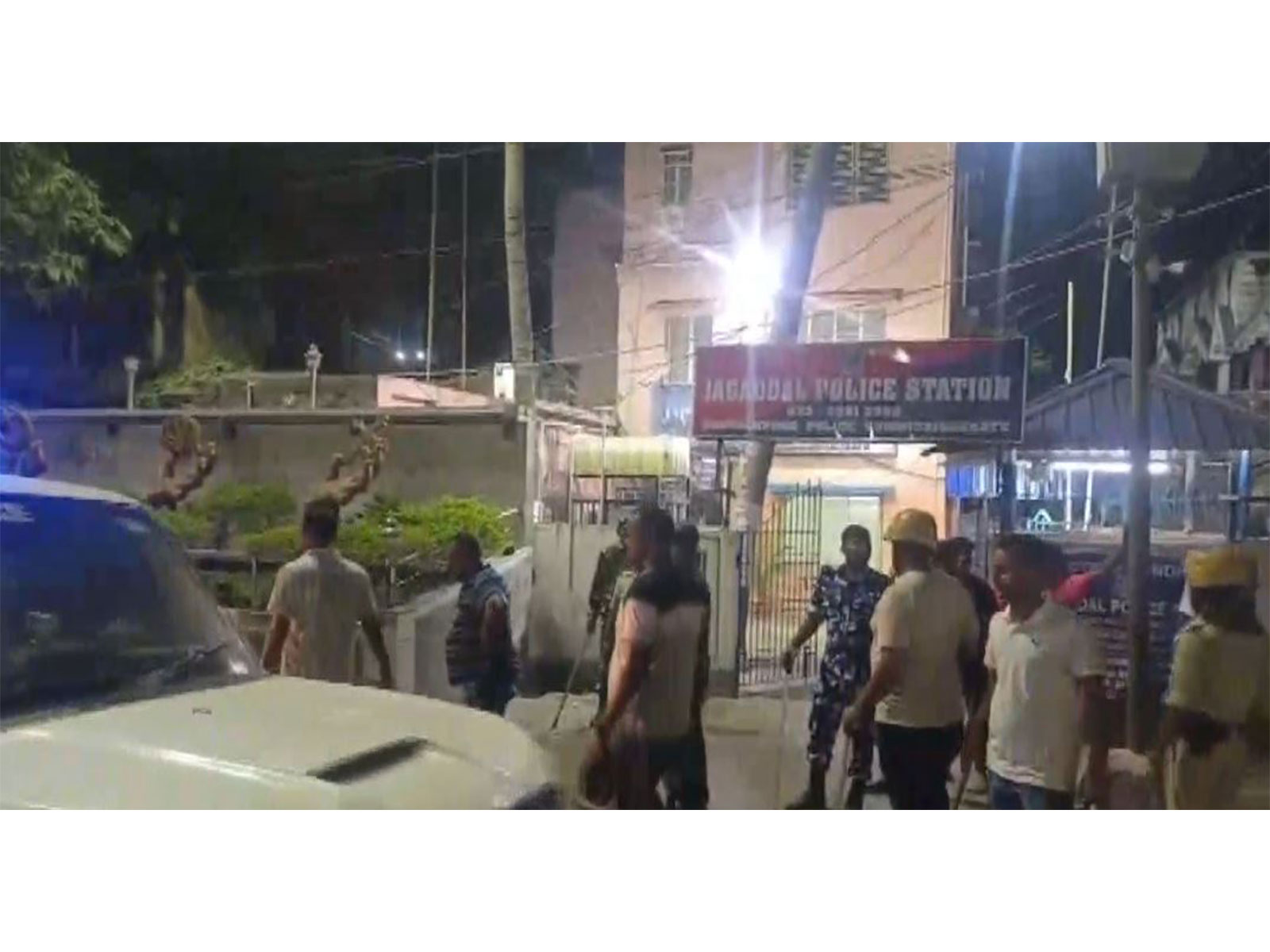 Visual outside Jagatdal Police Station (Photo/ANI)