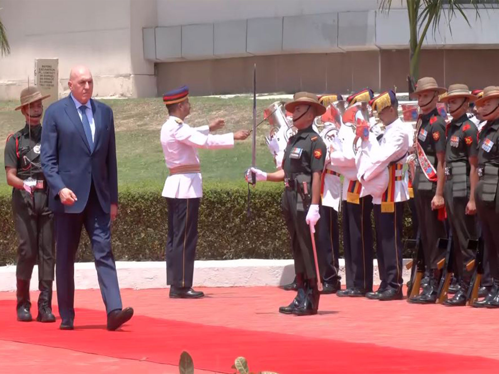 Italian Defence Minister Guido Crosetto inspects Guard of Honour (Photo/ANI)