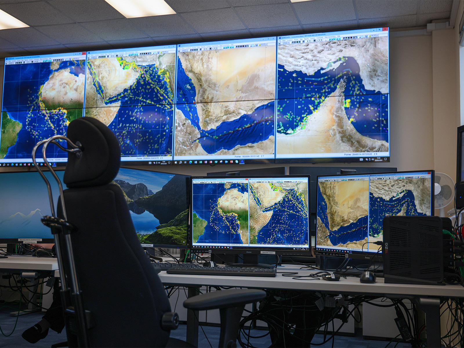 Strait of Hormuz traffic drops over 90%, fewer than 10 ships daily amid West Asia tensions (Photo/X@RoyalNavy)
