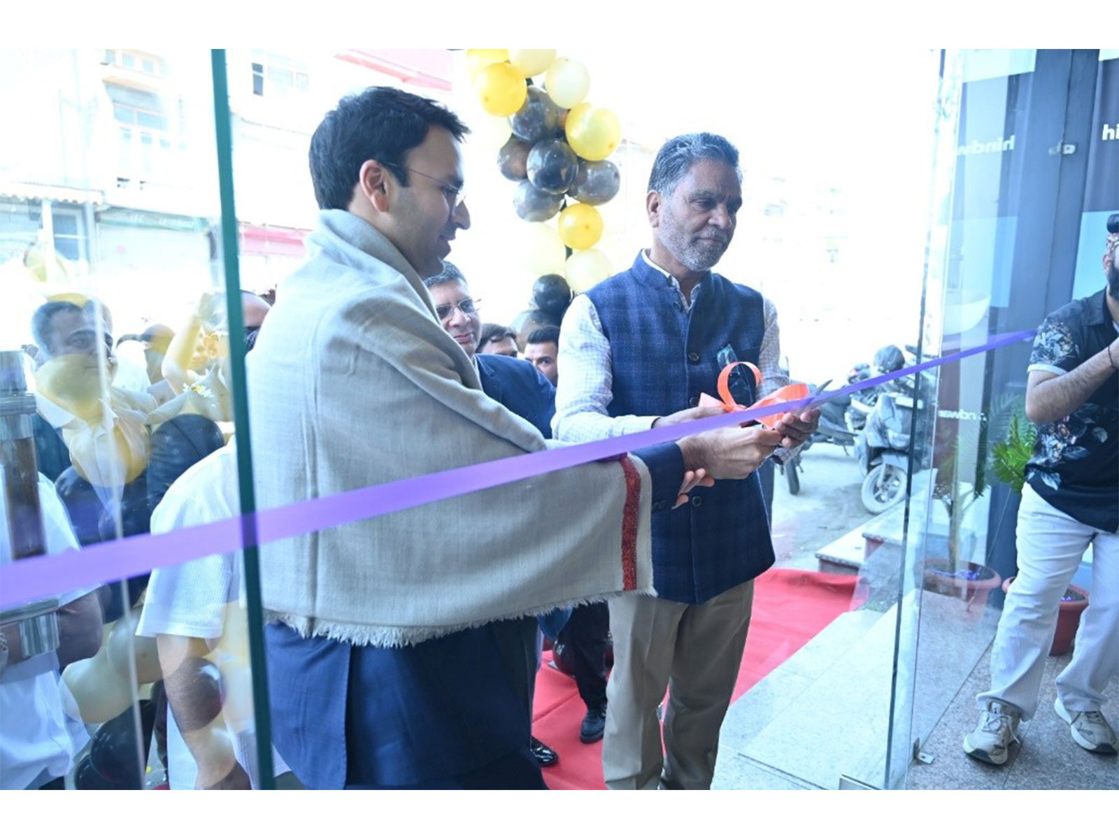 This third Brand Store in Srinagar offers an integrated retail experience spanning bathware, tiles, and appliances – all under one roof
