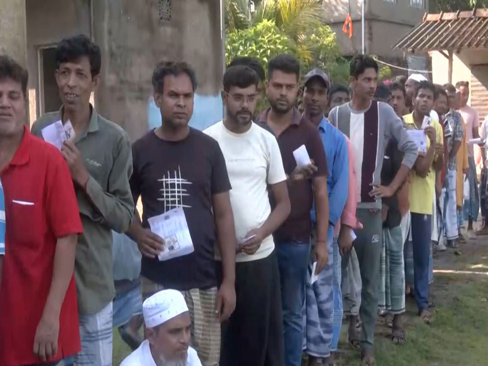 Voters at a polling booth in Magrahat Paschim constituency (Photo/ANI)