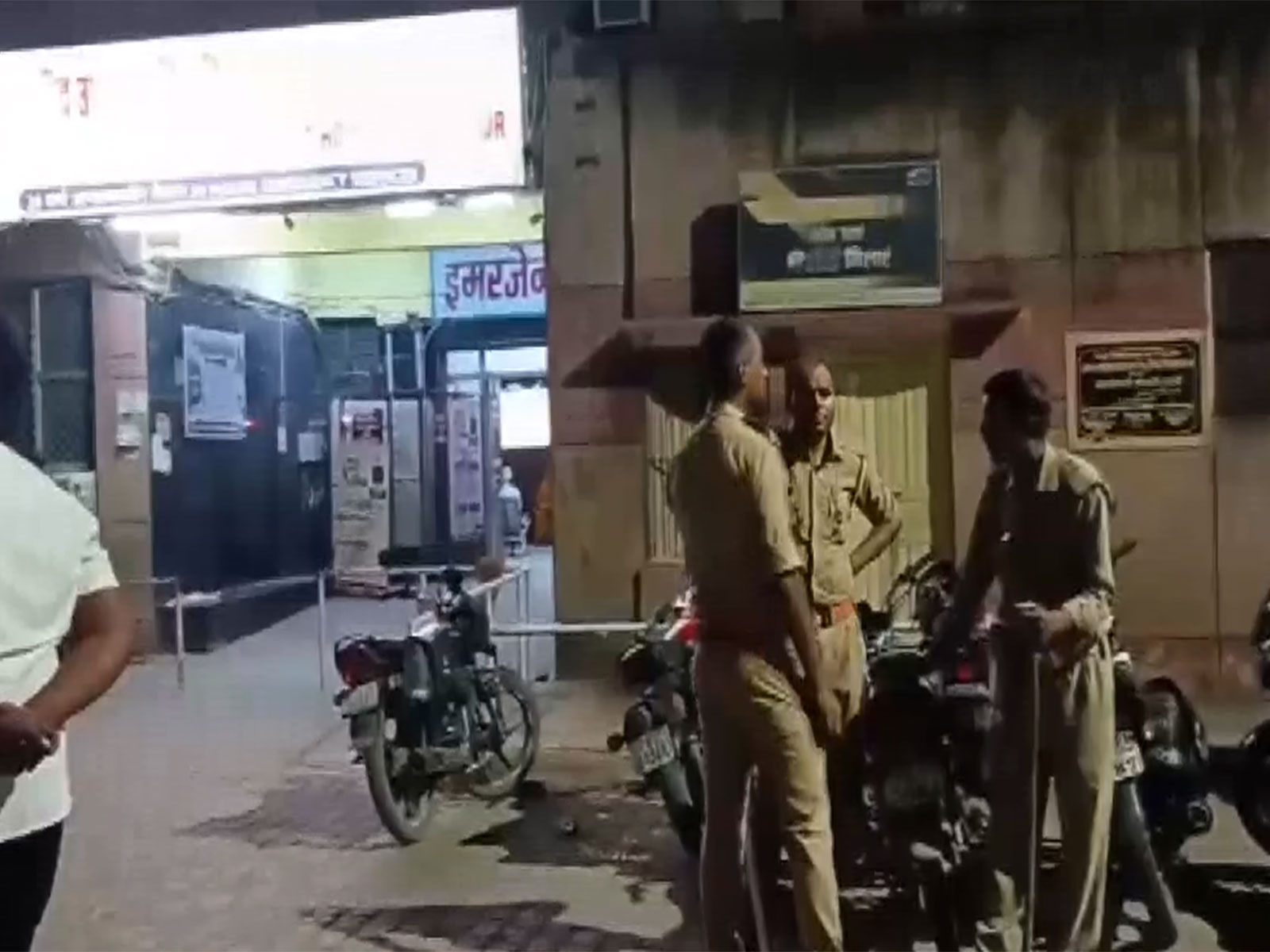 Police outside hospital (Photo/ANI)