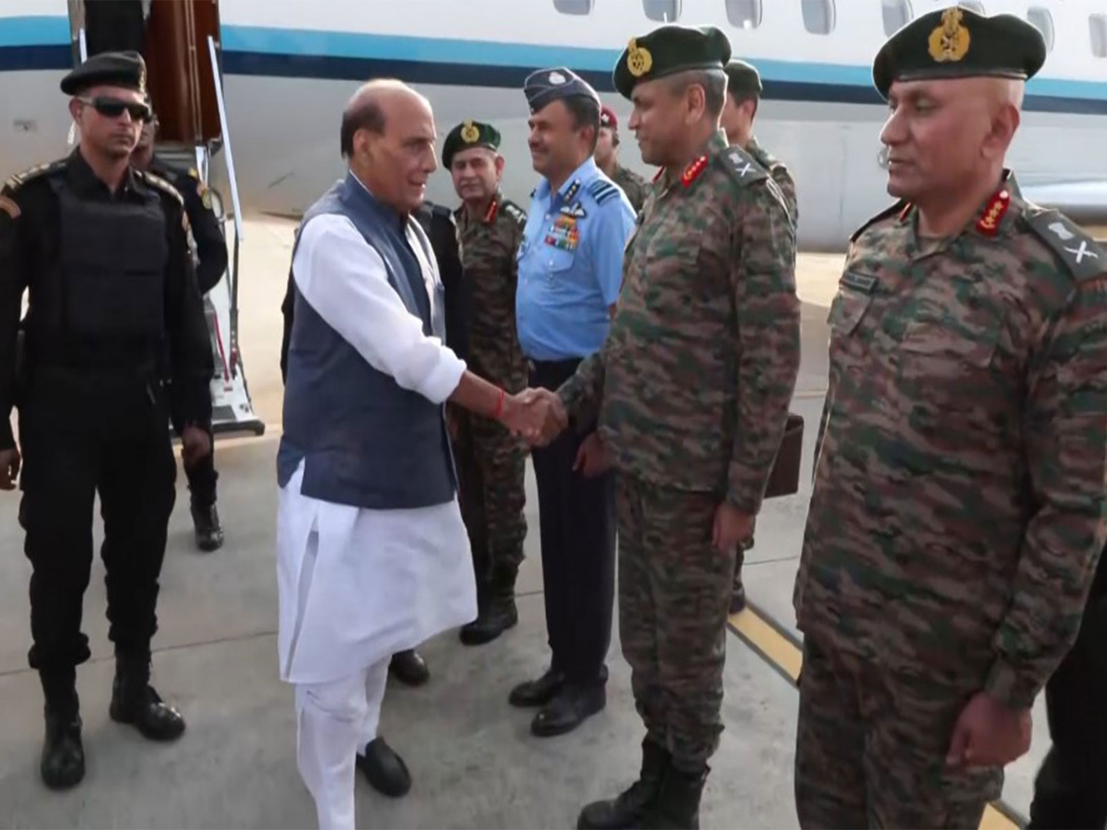Defence Minister Rajnath Singh lands in Prayagraj (Photo/ANI)