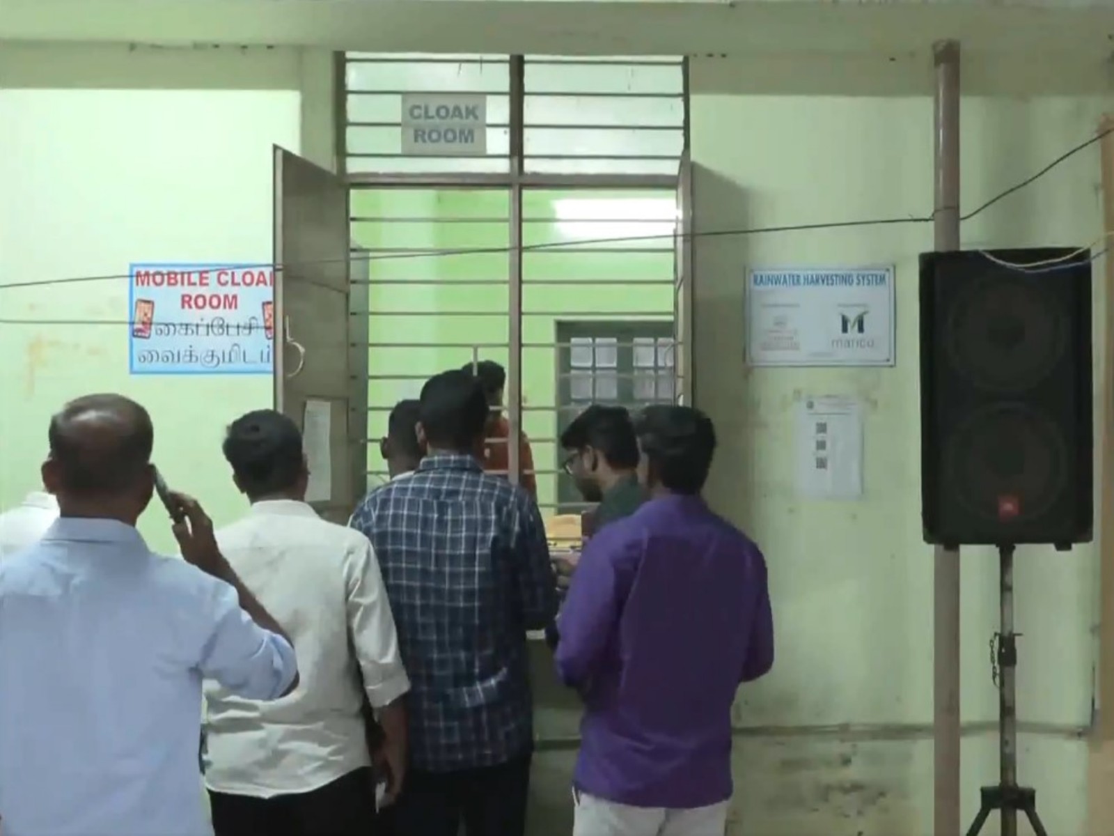 Visuals from the Motilal Nehru Government Polytechnic College counting centre (Photo/ANI)