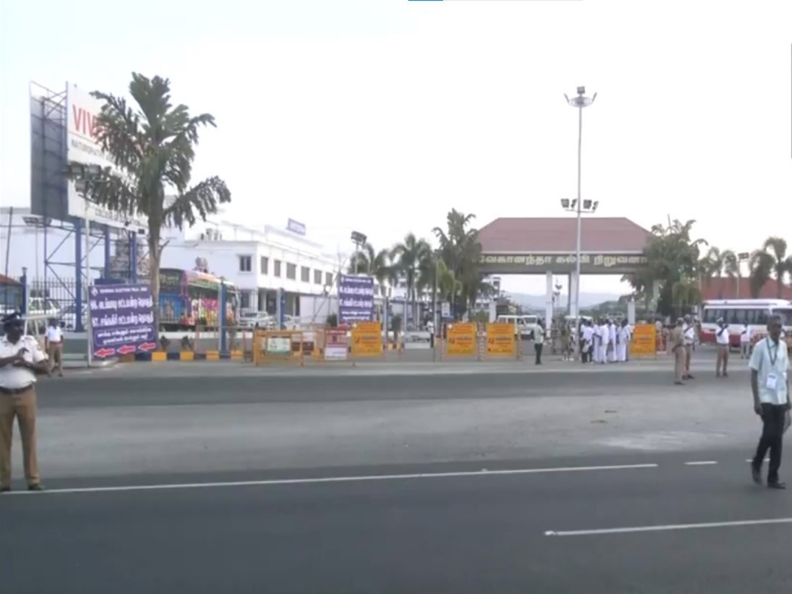 Heavy police deployment outside Vivekananda Medical College in Salem as vote counting takes place under tight security arrangements (Photo/ANI) Heavy police deployment outside Vivekananda Medical College in Salem as vote counting takes place under tight security arrangements (Photo/ANI)
