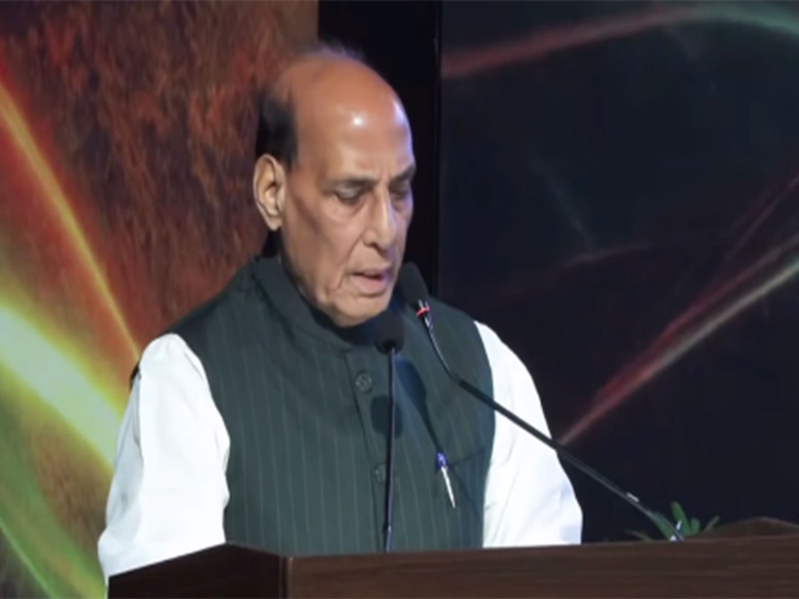 Defence Minister Rajnath Singh at the inaugural ceremony of the North Tech Symposium in Prayagraj (Photo: RMO India)