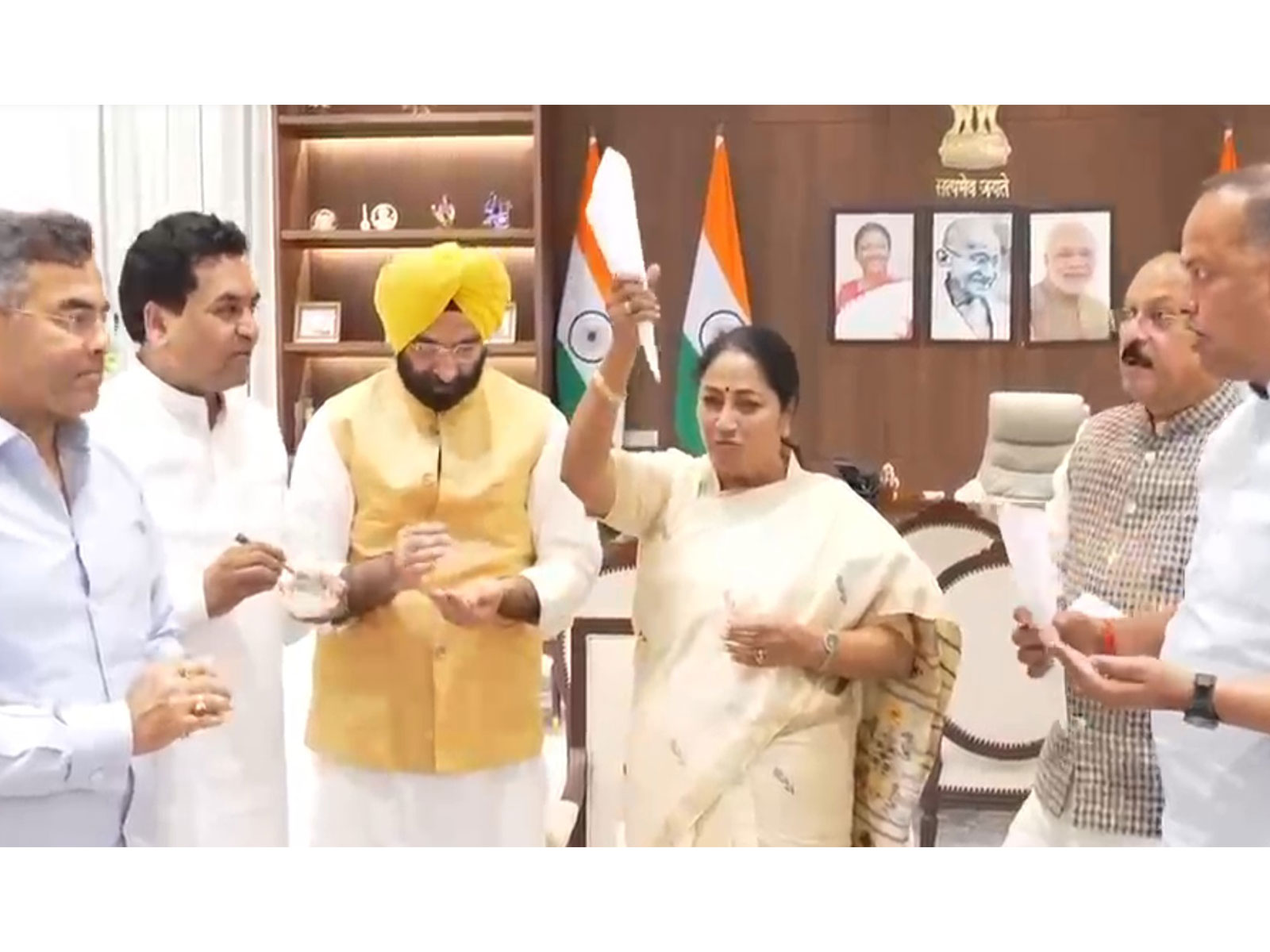 Delhi CM Rekha Gupta and her cabinet ministers celebrated BJP's performance (Photo/Delhi CMO) Delhi CM Rekha Gupta and her cabinet ministers celebrated BJP's performance (Photo/Delhi CMO)