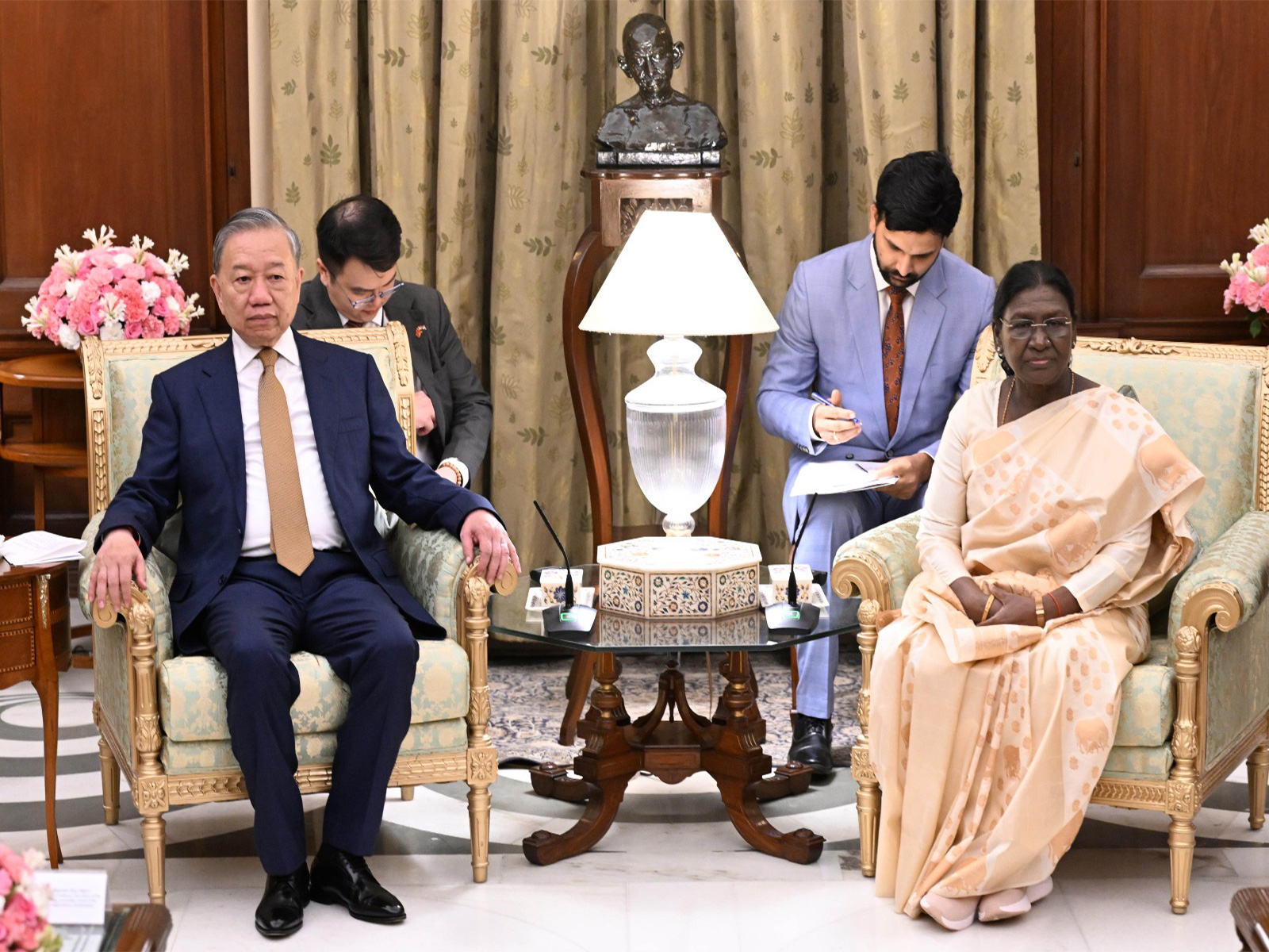 Vietnam President To Lam and President Droupadi Murmu (Photo/X@ RashtrapatiBhavan)