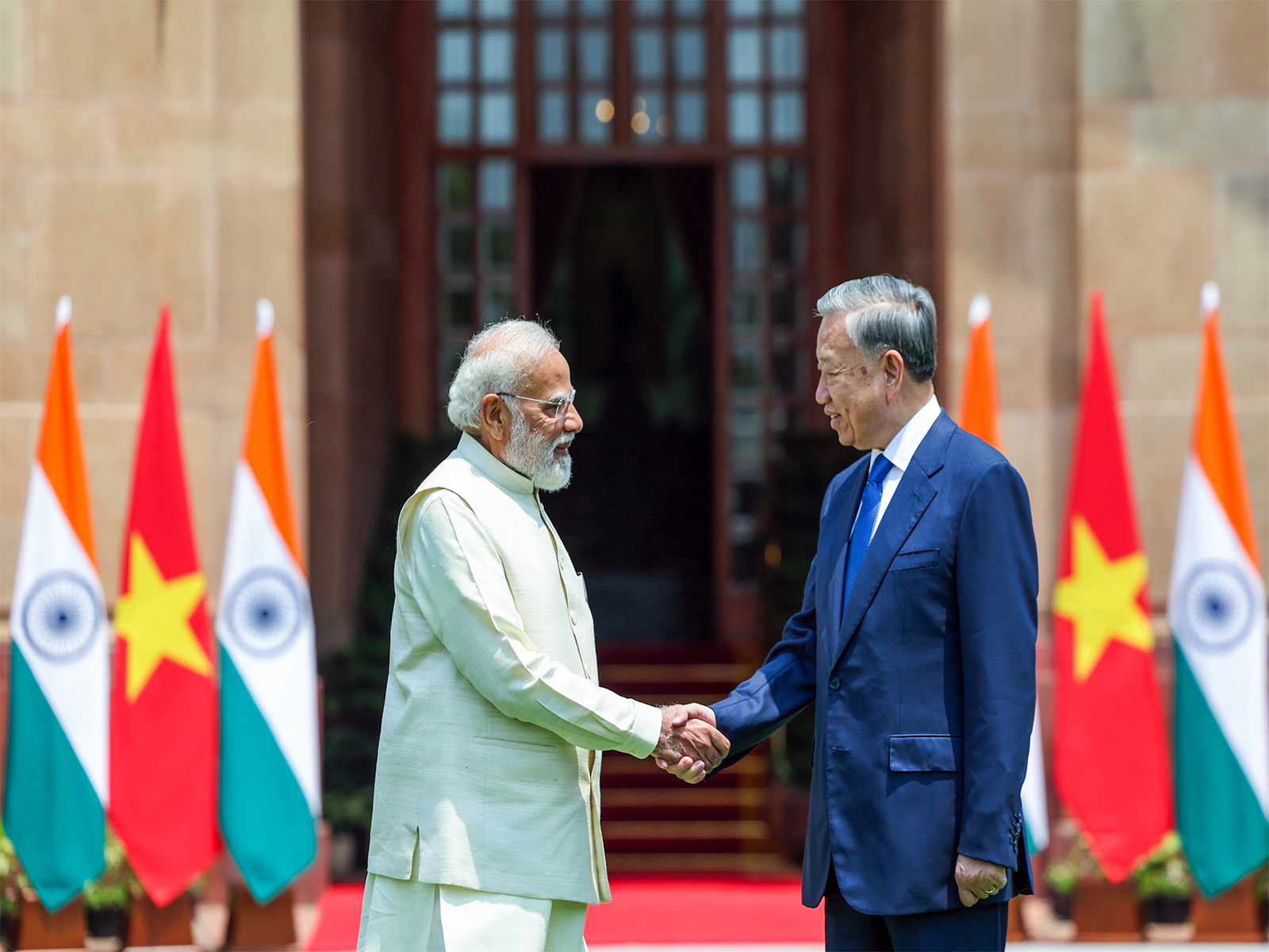 PM Narendra Modi with Vietnam President To Lam at Hyderabad House (Photo/ANI)