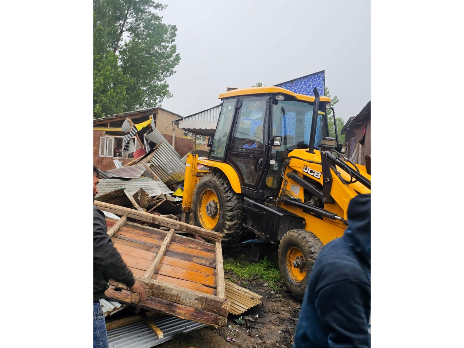 Srinagar Police demolished illegal structure (Photo/ANI)
