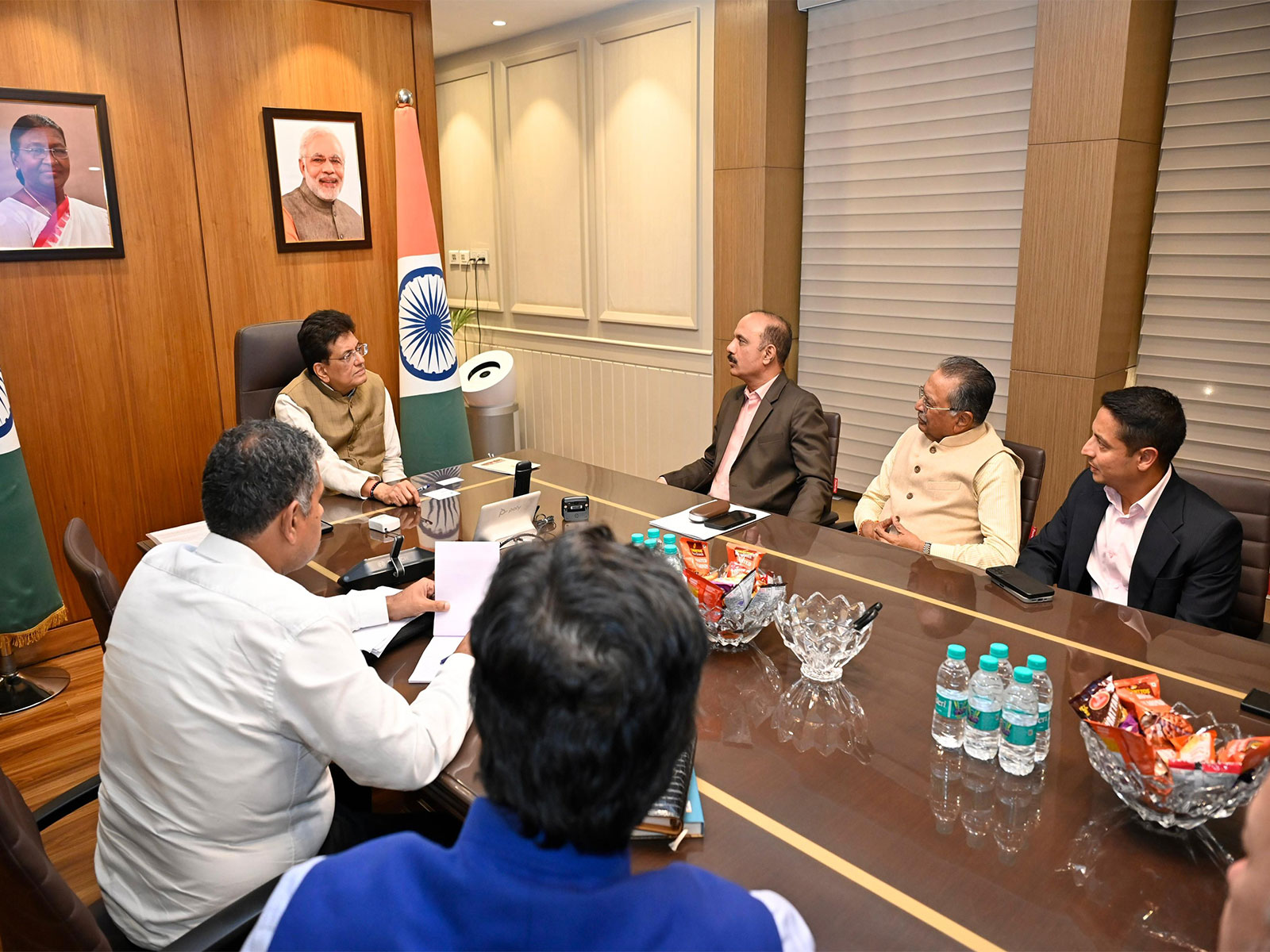 Union Minister Piyush Goyal holds meeting with ICFA Chairman MJ Khan (Photo/@PiyushGoyal)