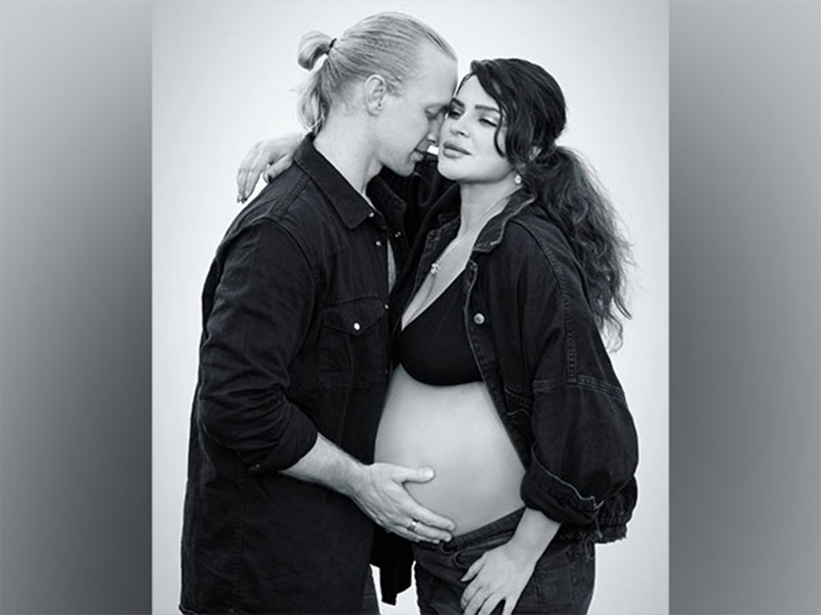 Aashka Goradia, Brent Globe (Image source: Aashka's Instagram)