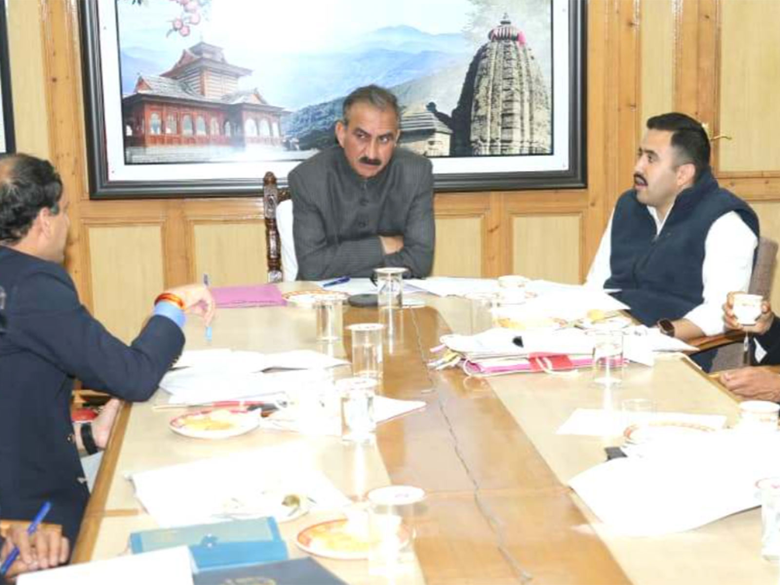 Himachal Pradesh CM Sukhvinder Singh Sukhu chairing Urban Development Department meeting (Photo/CMO)