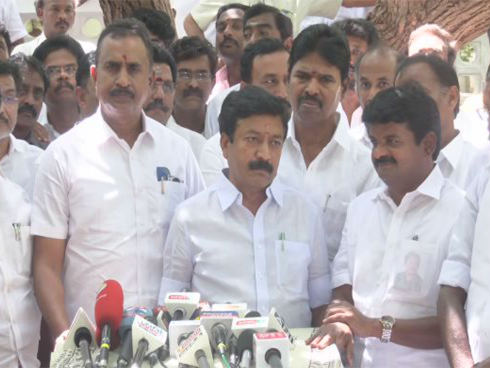 “25 MLAs supported Vijay”: CV Shanmugam rejects EPS’ election as&hellip;