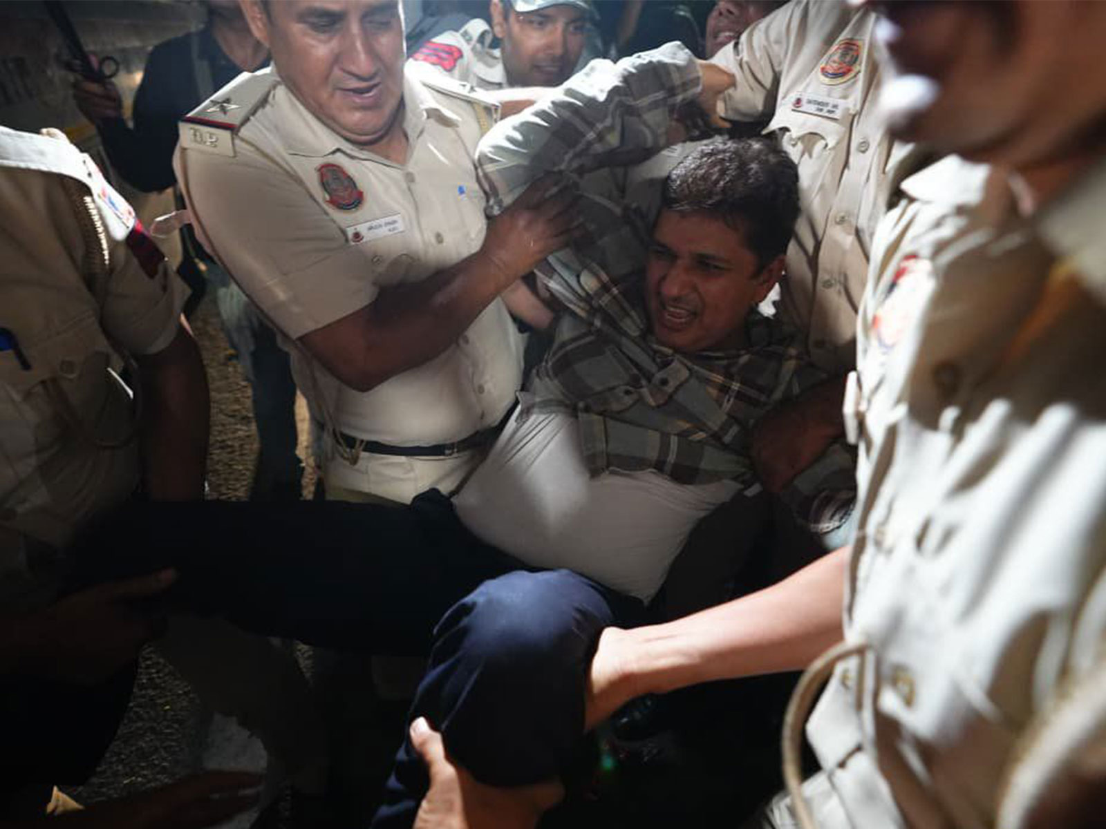 AAP leaders detained during protest outside Raj Niwas (Photo/AAP Party)