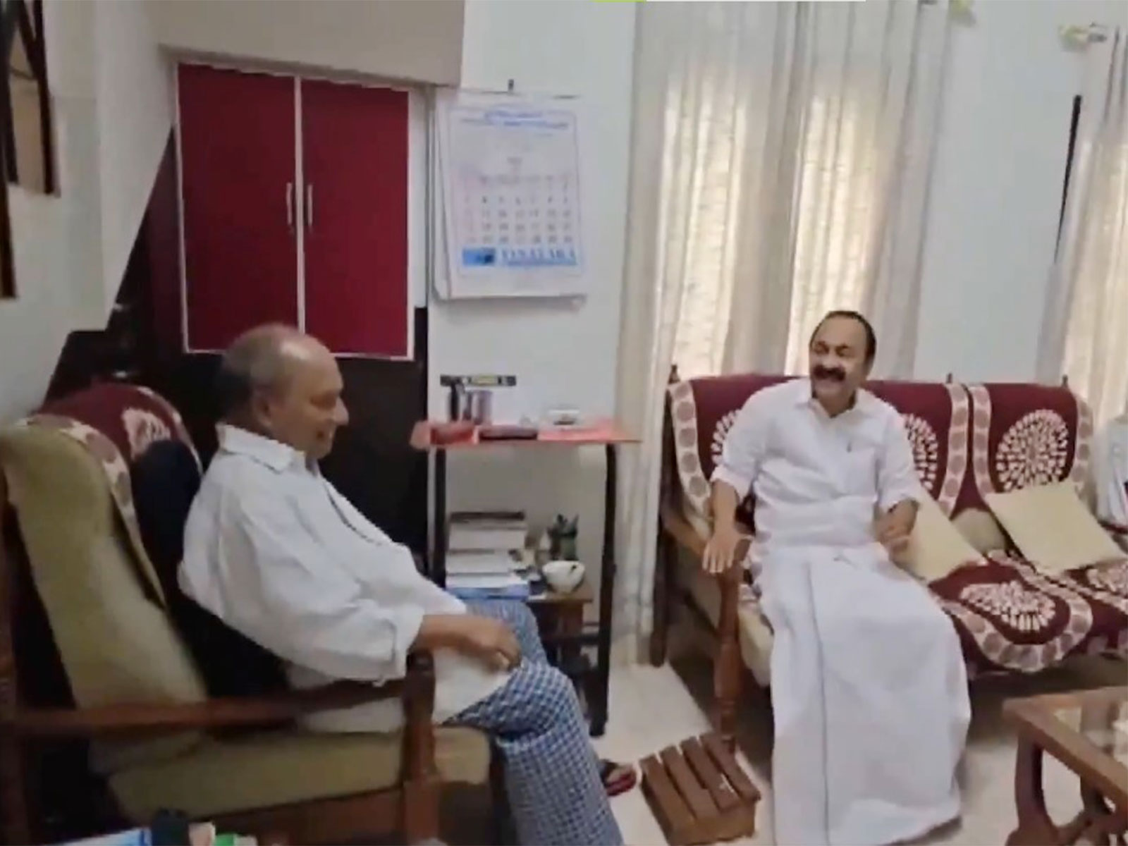 Congress leader AK Antony meets Kerala CM-designate VD Satheesan in Thiruvananthapuram (Photo/ANI) 