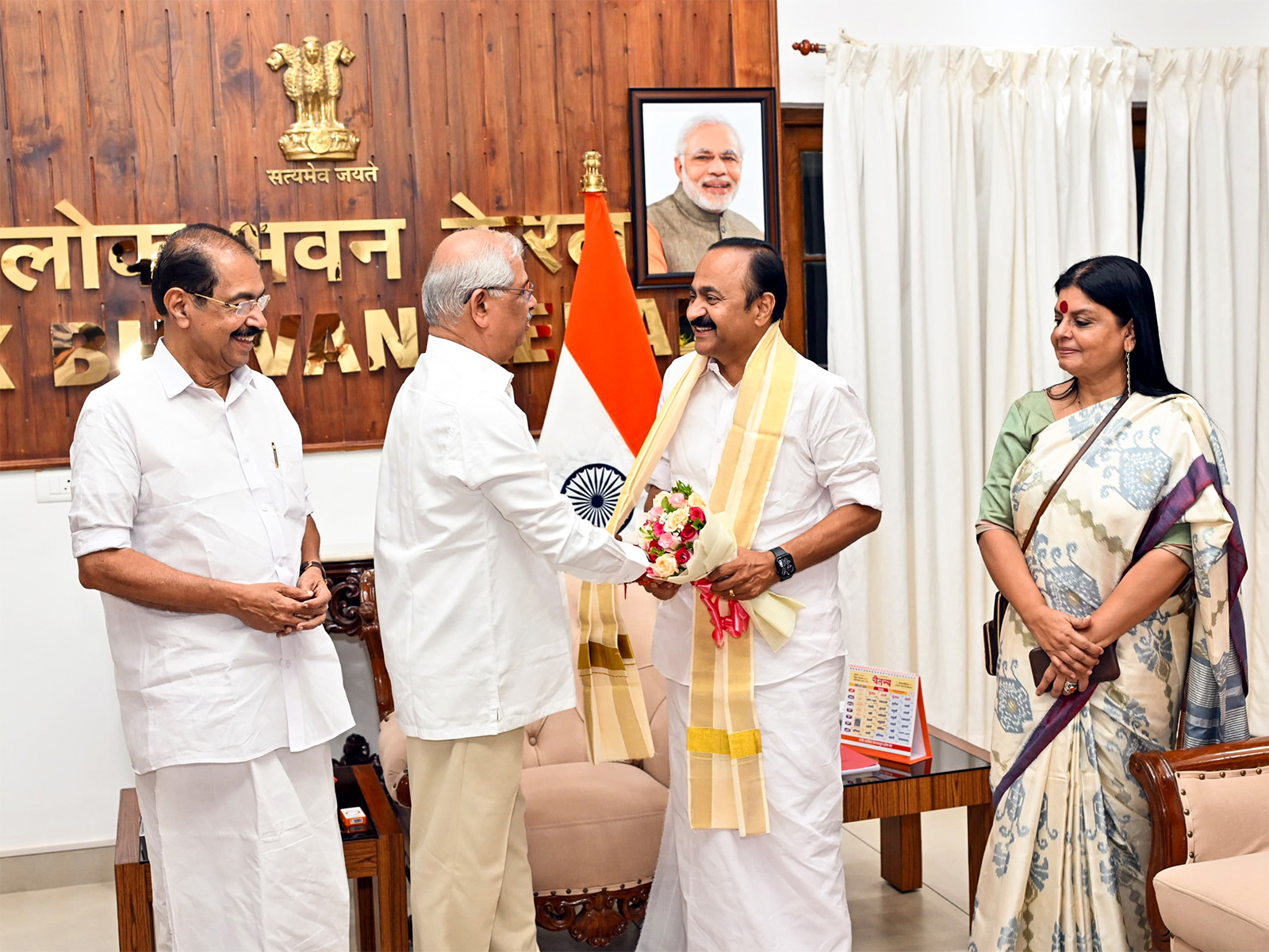 Keralam CM designate VD Satheesan meets Tamil Nadu Governor Rajendra Vishwanath Arlekar at Lok Bhavan (Photo/VD Satheesan Office)