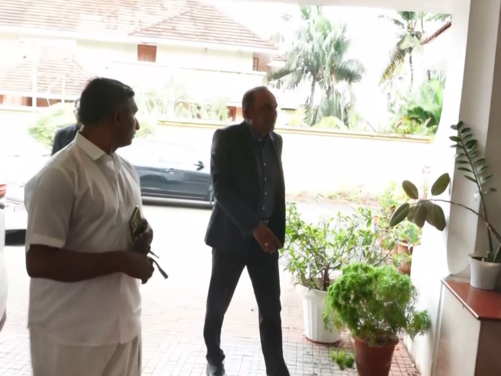 Senior officials arrived at Keralam CM-designate VD Satheesan's residence (Photo/ANI) Senior officials arrived at Keralam CM-designate VD Satheesan's residence (Photo/ANI)