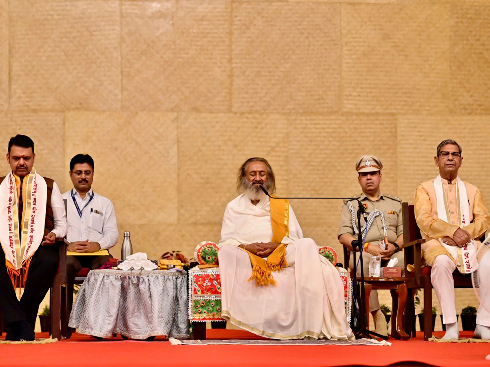 Maharashtra Chief Minister Devendra Fadnavis meets Sri Sri Ravi Shankar during the 45th anniversary celebrations of the Art of Living Foundation at the Bengaluru Ashram (Photo/Art of Living) 