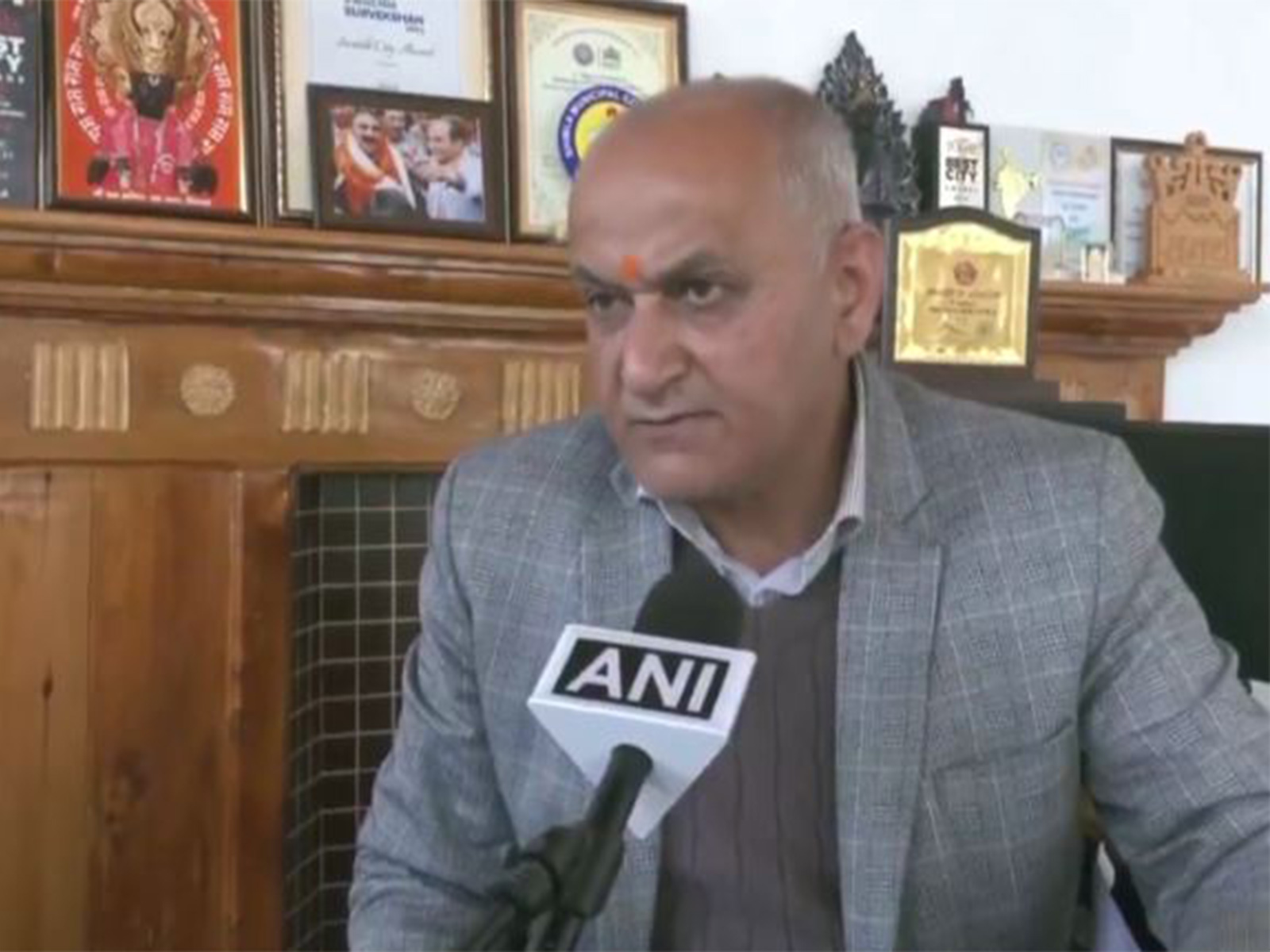 Mayor of Shimla Surinder Chauahan (Photo/ANI)