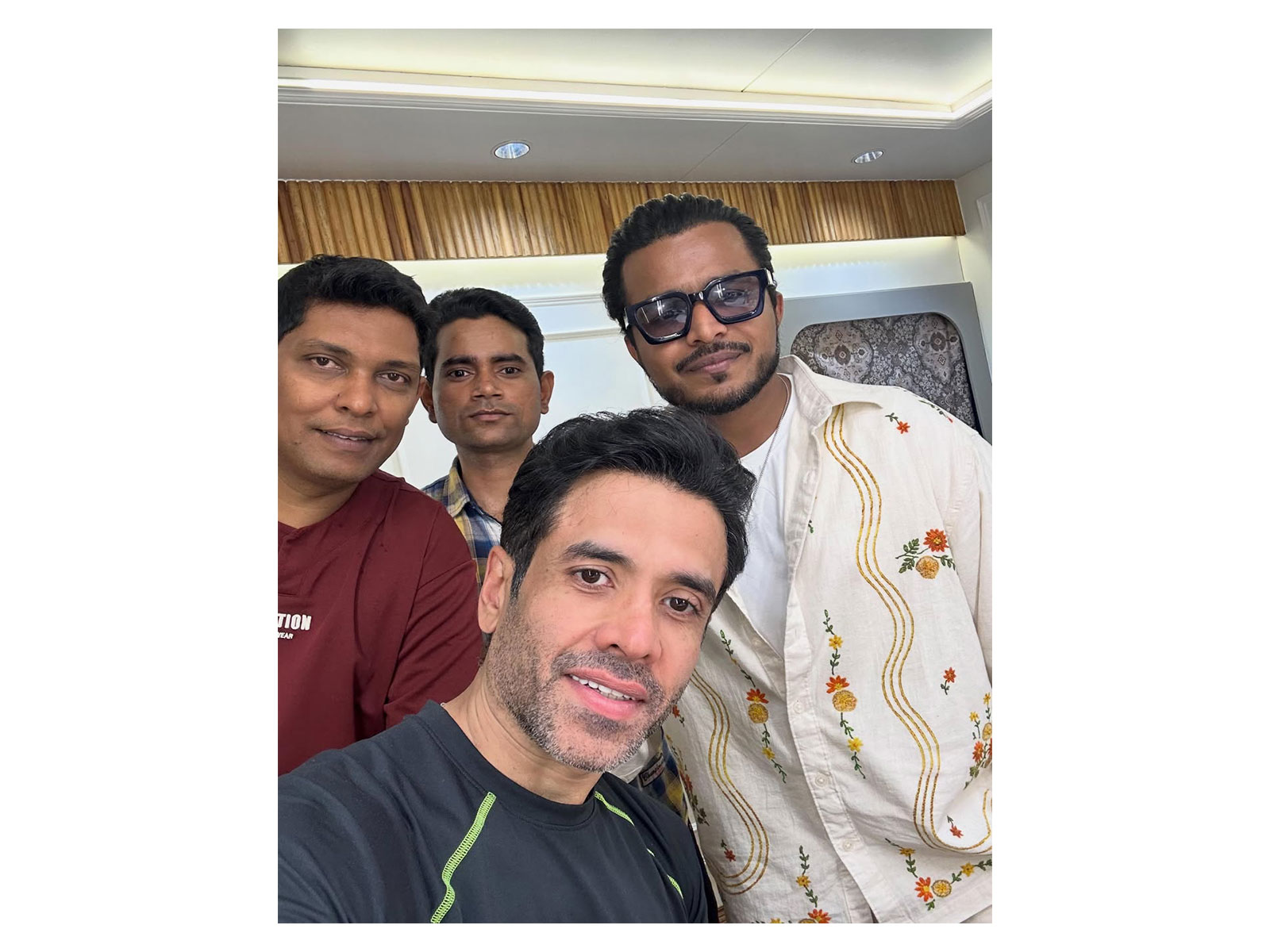 Tusshar Kapoor wraps ‘Golmaal 5’ shoot schedule, quips “Lekin picture abhi baaki hai”