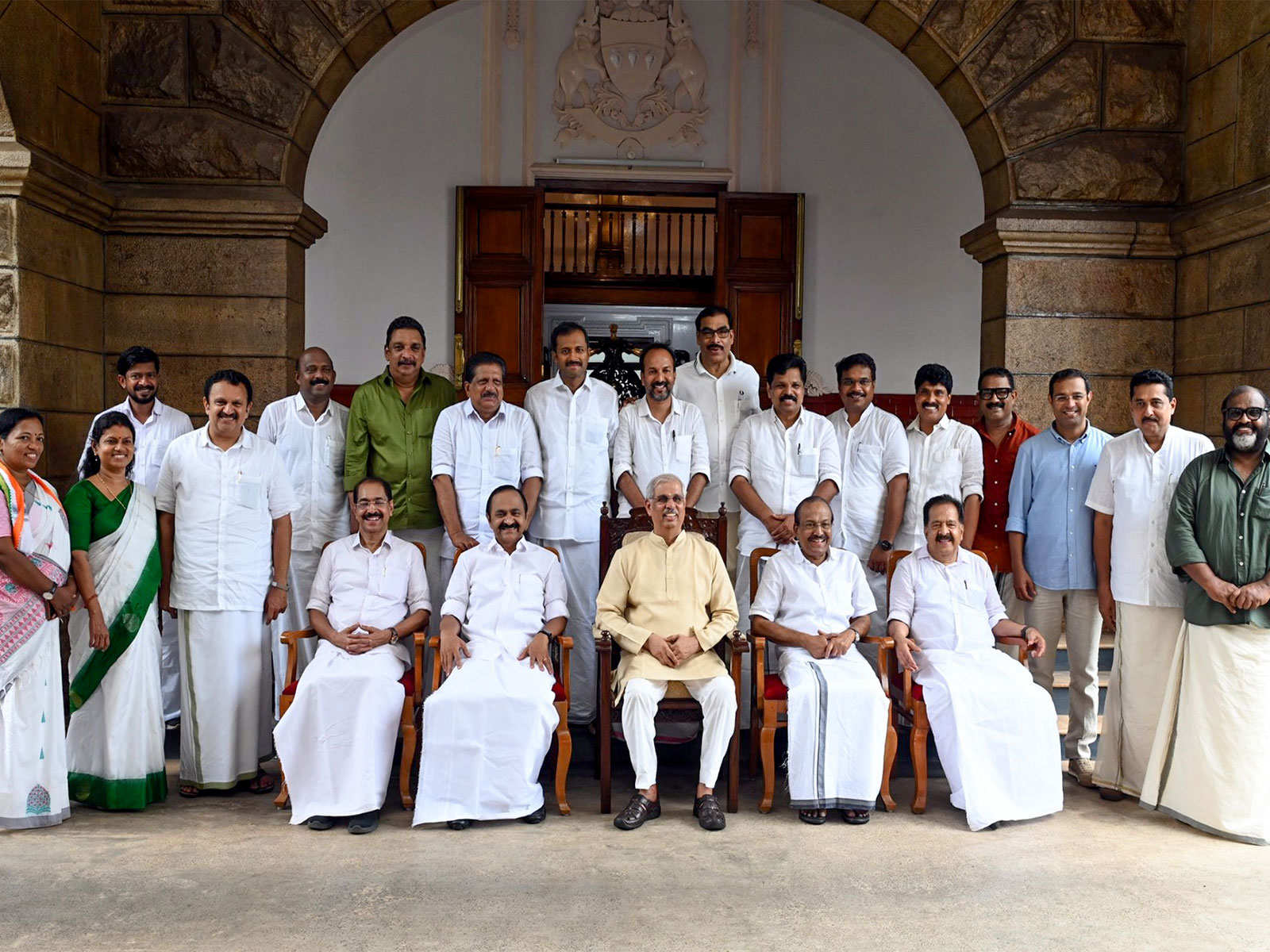 Keralam Governor Rajendra Vishwanath Arlekar, Keralam Chief Minister V D Satheesan and Council of Ministers in a group photo after the swearing-in ceremony, in Thiruvananthapuram on May 18 (Photo/@KeralaGovernor/ANI)