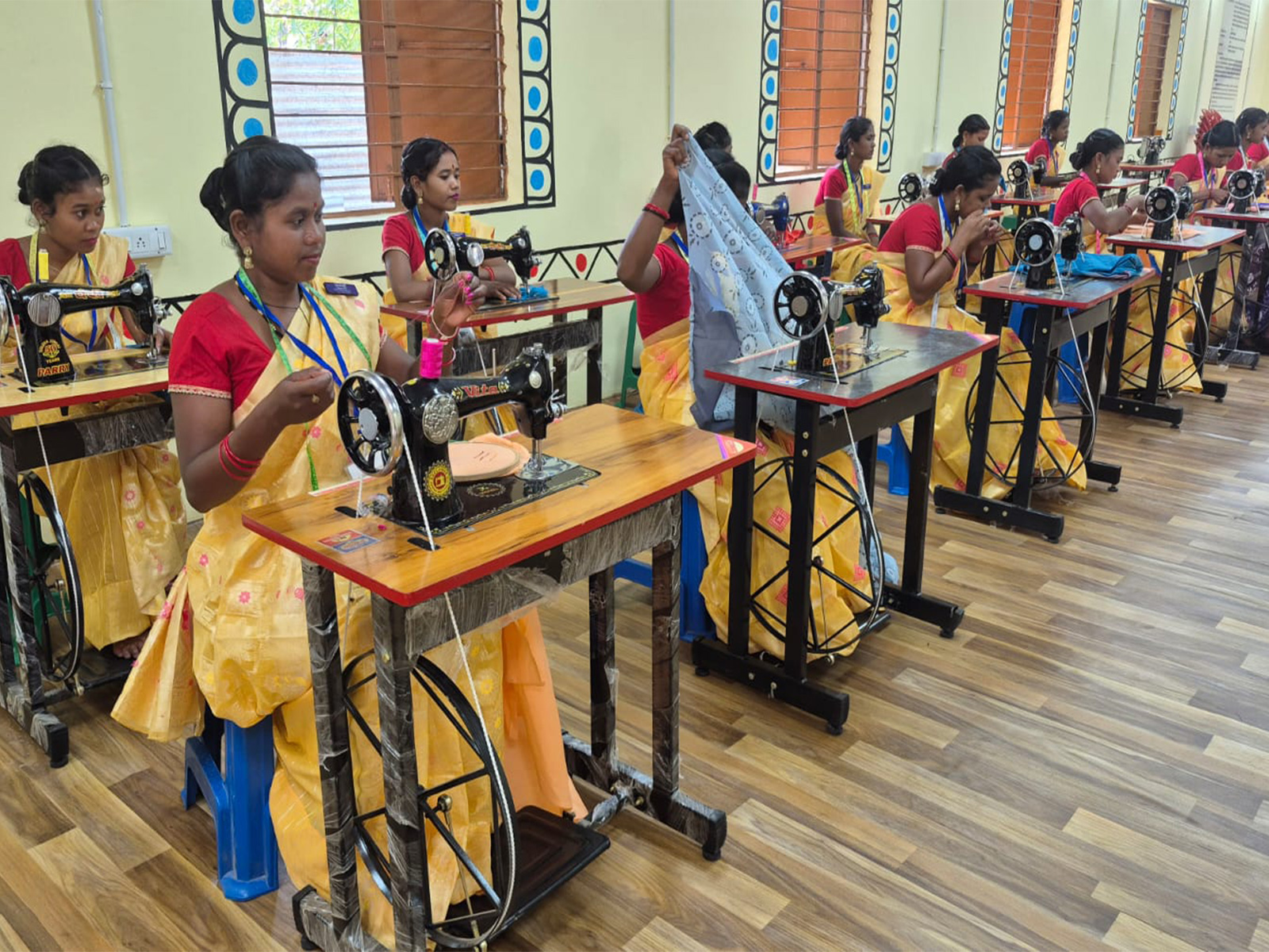 Women sewing clothes at Sewa Dera-a Jan Suvidha Kendra (Photo/ANI) Women sewing clothes at Sewa Dera-a Jan Suvidha Kendra (Photo/ANI)