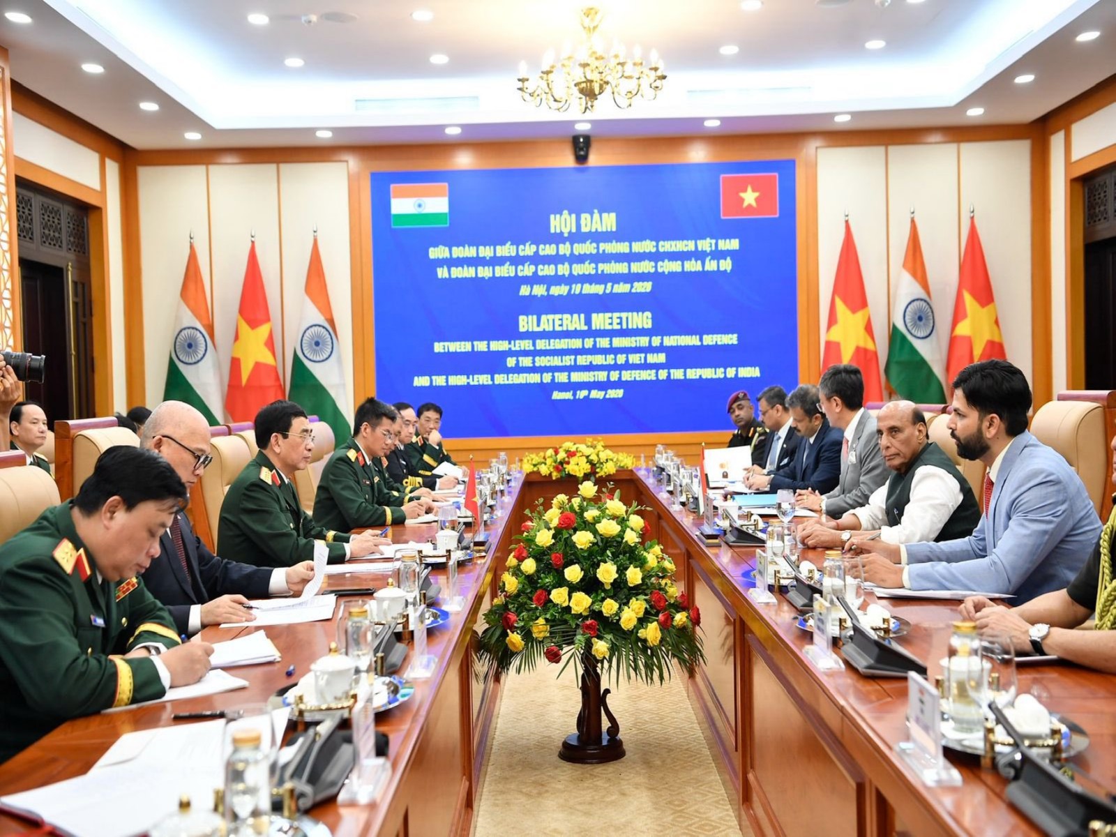Union Defence Minister Rajnath Singh holds with Vietnamese Defence Minister Phan Van Giang in Hanoi (Photo/X/@rajnathsingh) Union Defence Minister Rajnath Singh holds with Vietnamese Defence Minister Phan Van Giang in Hanoi (Photo/X/@rajnathsingh)