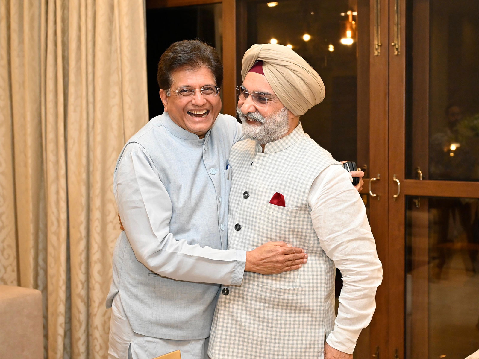 Delhi Lieutenant Governor Taranjit Singh Sandhu and Union Minister Piyush Goyal (Photo/@PiyushGoyal)