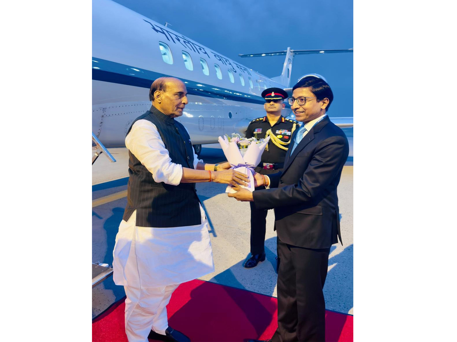 Defence Minister Rajnath Singh arrives in Seoul, South Korea, on the second leg of his two-nation visit. (Image Source:  Indian Embassy in Republic of Korea)