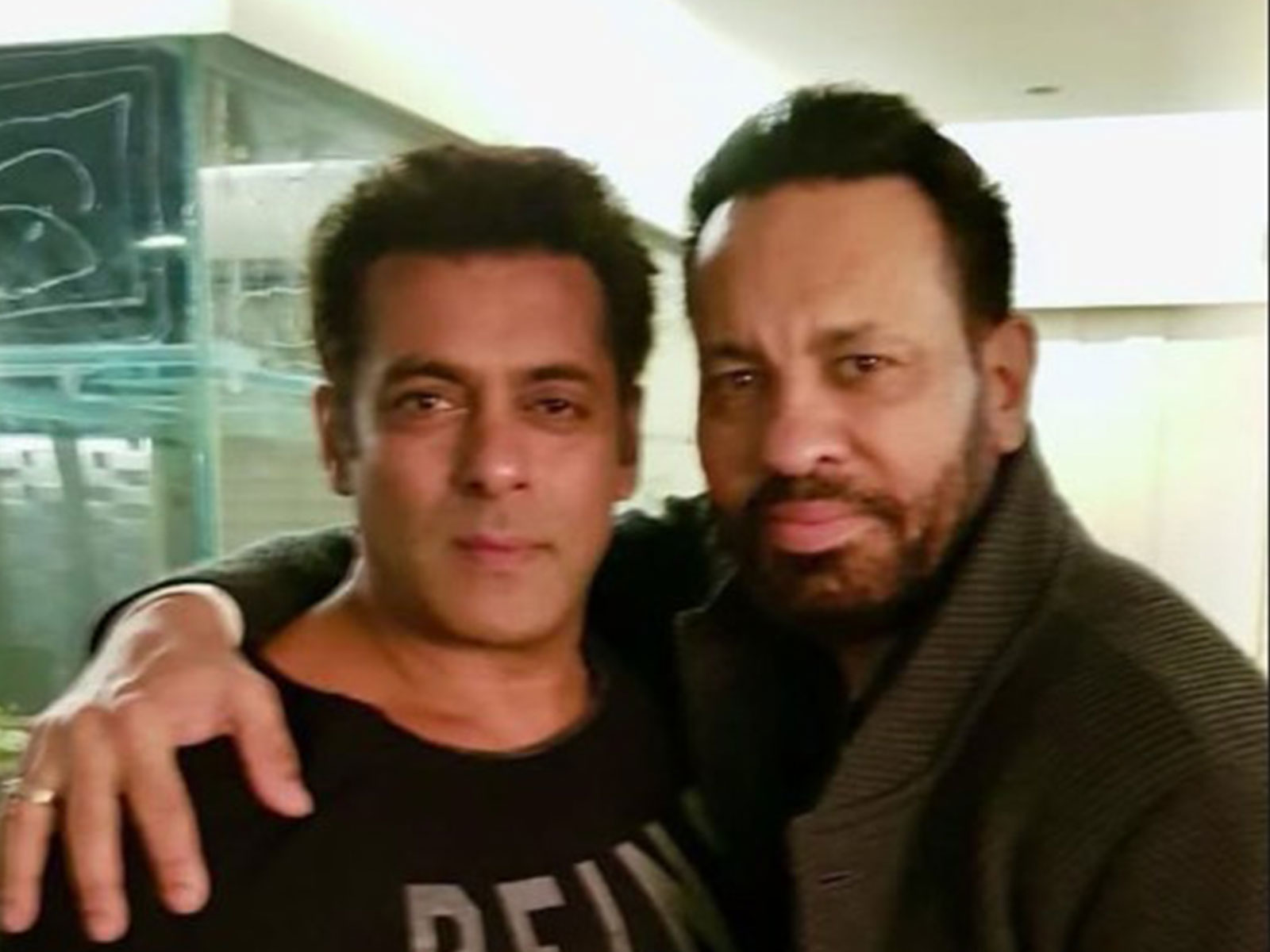 Salman Khan with Shera (Photo/instagram/@beingsalmankhan)