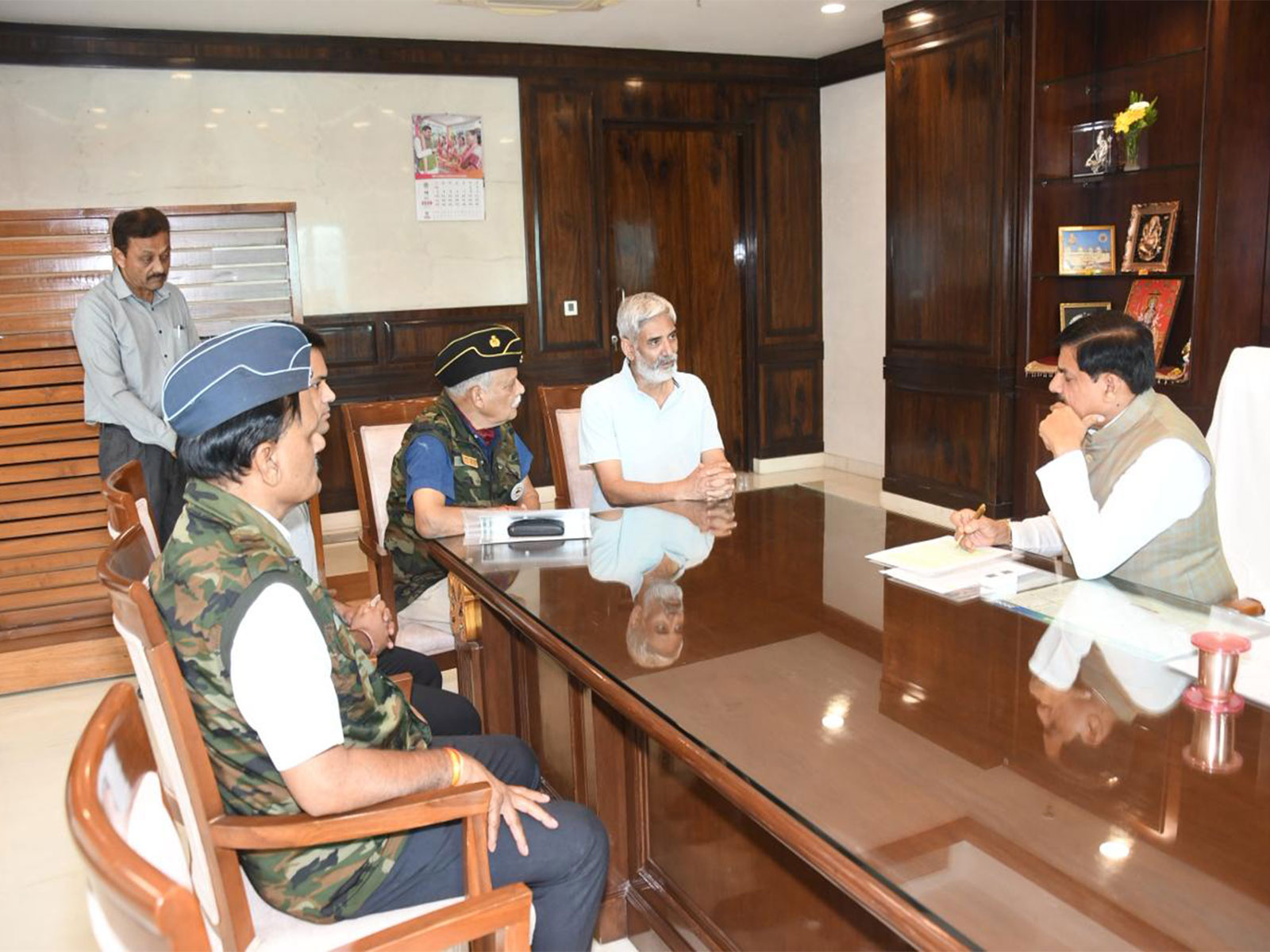 Twisha Sharma's family members meet CM Mohan Yadav (Photo/CMO)