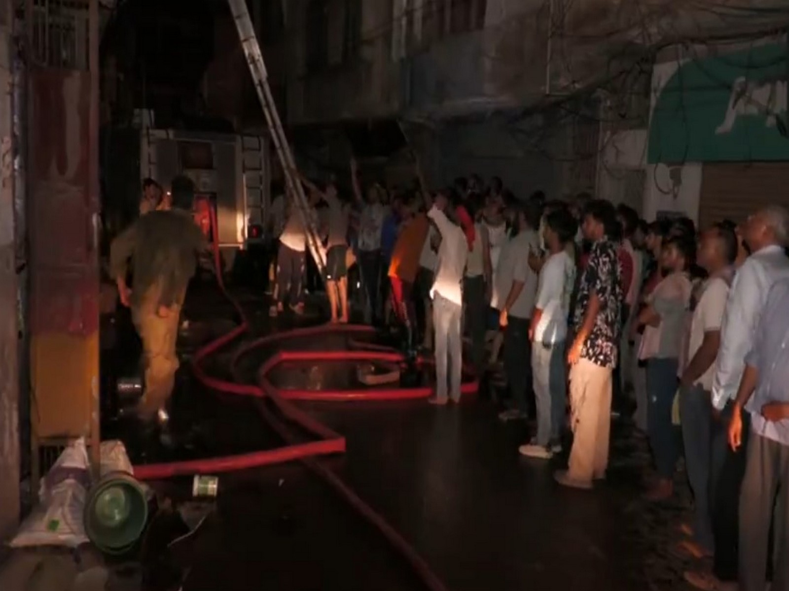 Massive fire breaks out in hardware store in Udhampur’s Chabutra Bazar (Photo/ANI)