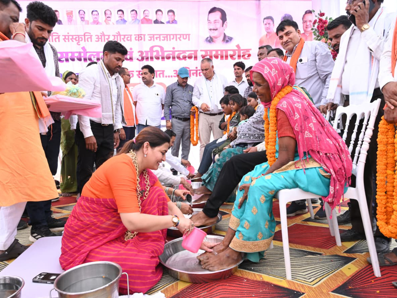 Chhattisgarh MLA Bhawna Bohra washing tribal's feet in Kawardha (Photo/ANI)