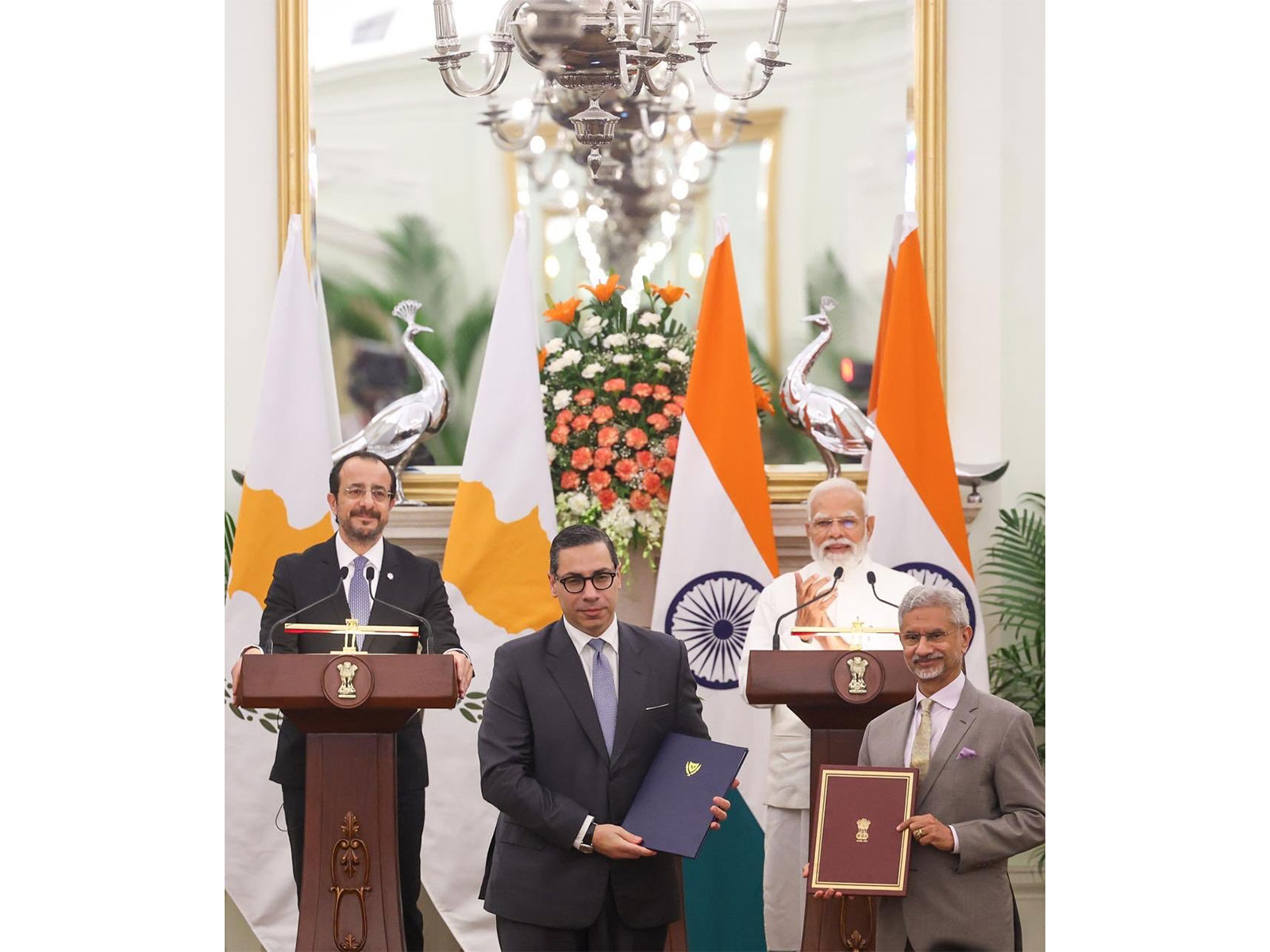  PM Modi, Cyprus President Nikos Christodoulides, EAM S Jaishankar and Cyprus  Foreign Minister Constantinos Kombos (Photo/X@MEA)