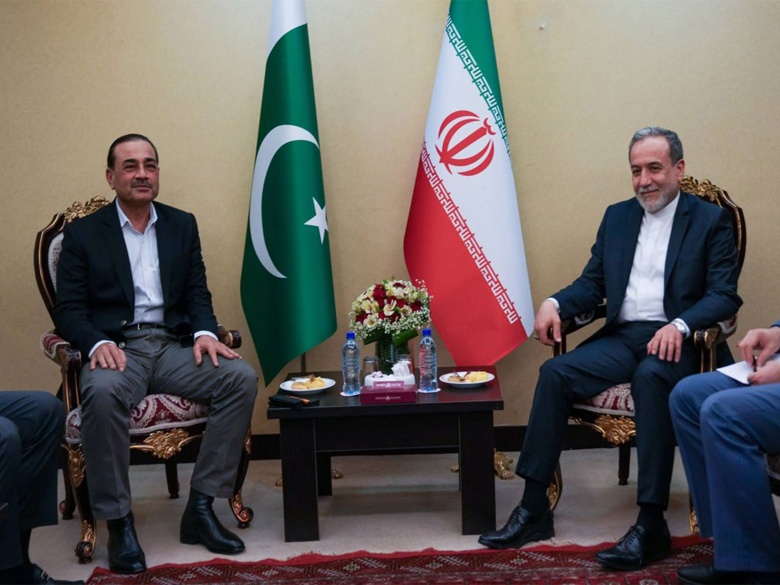    Pak Army Chief Asim Munir and Iran Foreign Minister Abbas Araghchi (Photo/ Iranian Foreign Ministry)