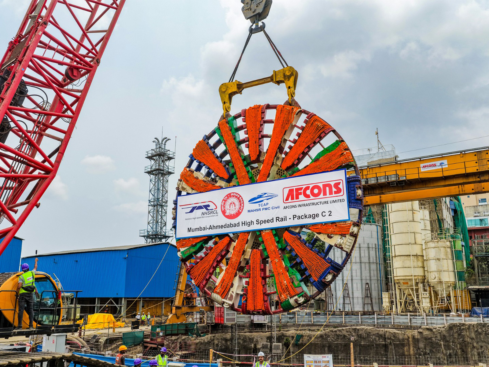 Second TBM Cutterhead lowered at Ghansoli for 21-km underground tunnel (Photo/Mumbai–Ahmedabad high-speed rail corridor(MAHSRC)